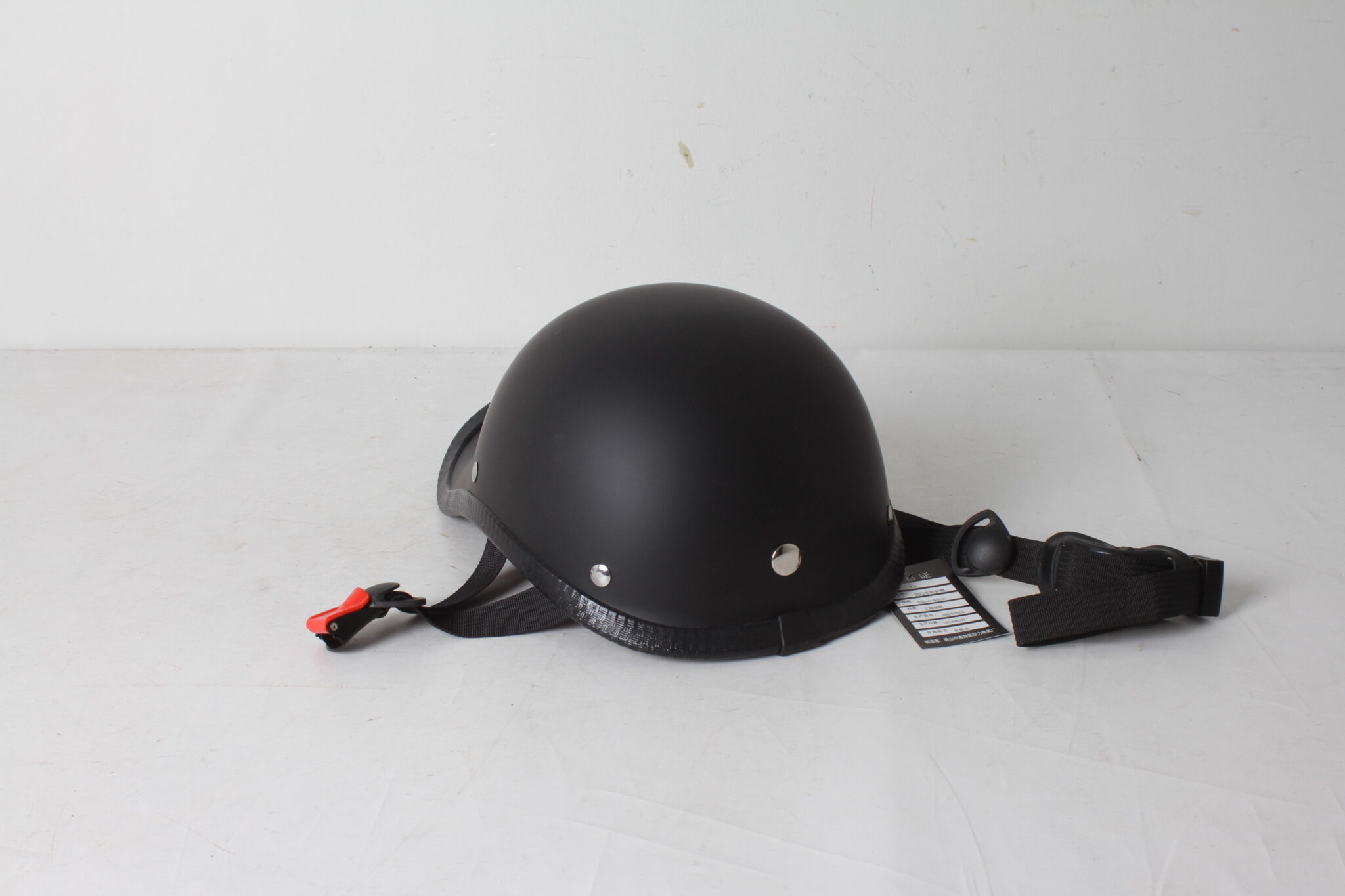 demi-casque-moto-style-baseball-retro-noir-taille-55-60-cm-loisir-brocante-occasion-emmaus-scherwiller-etikette (3)