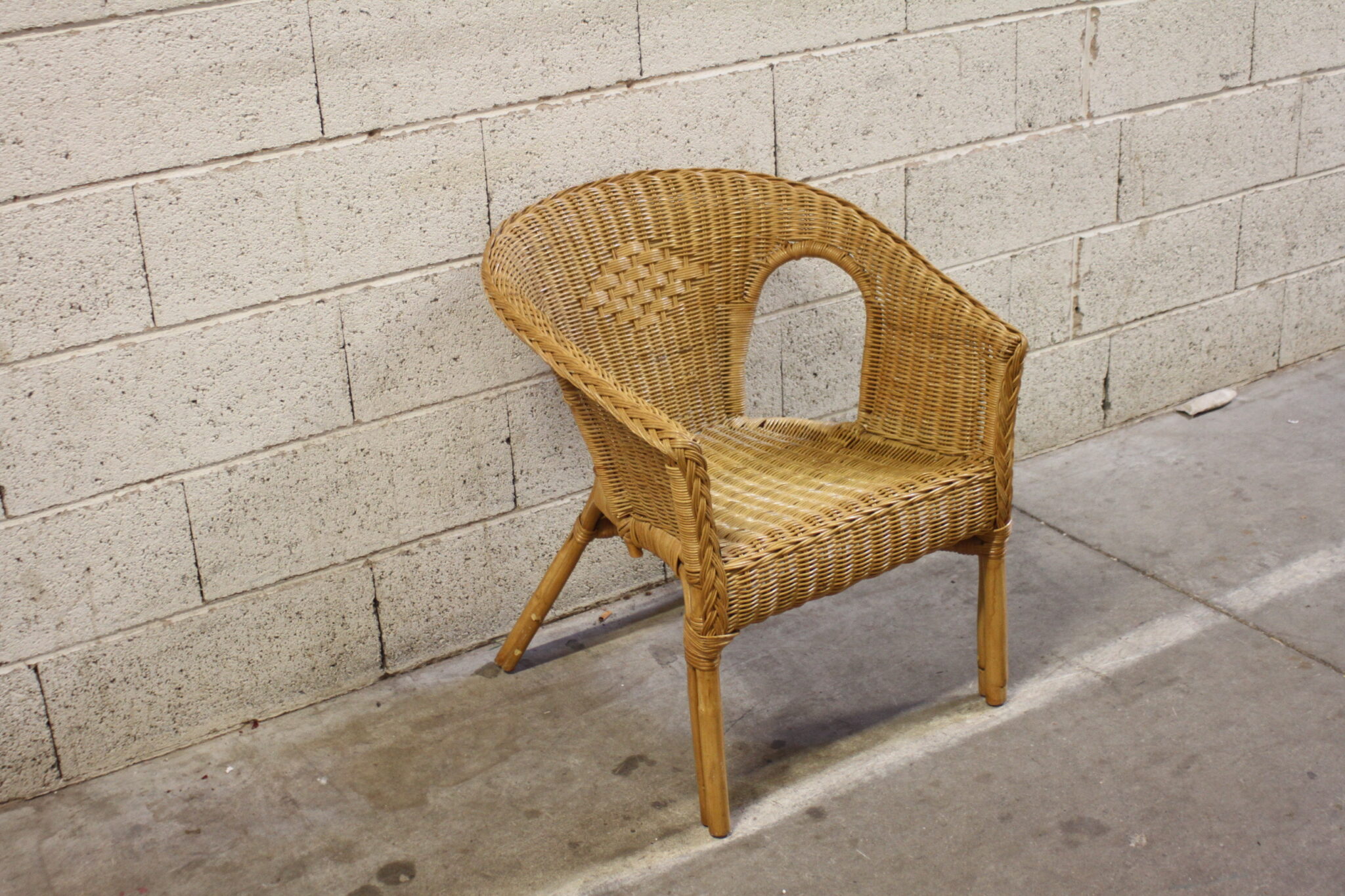 fauteuil-jardin-vintage-rotin-osier-mobilier-brocante-occasion-emmaus-scherwiller-etikette (1)