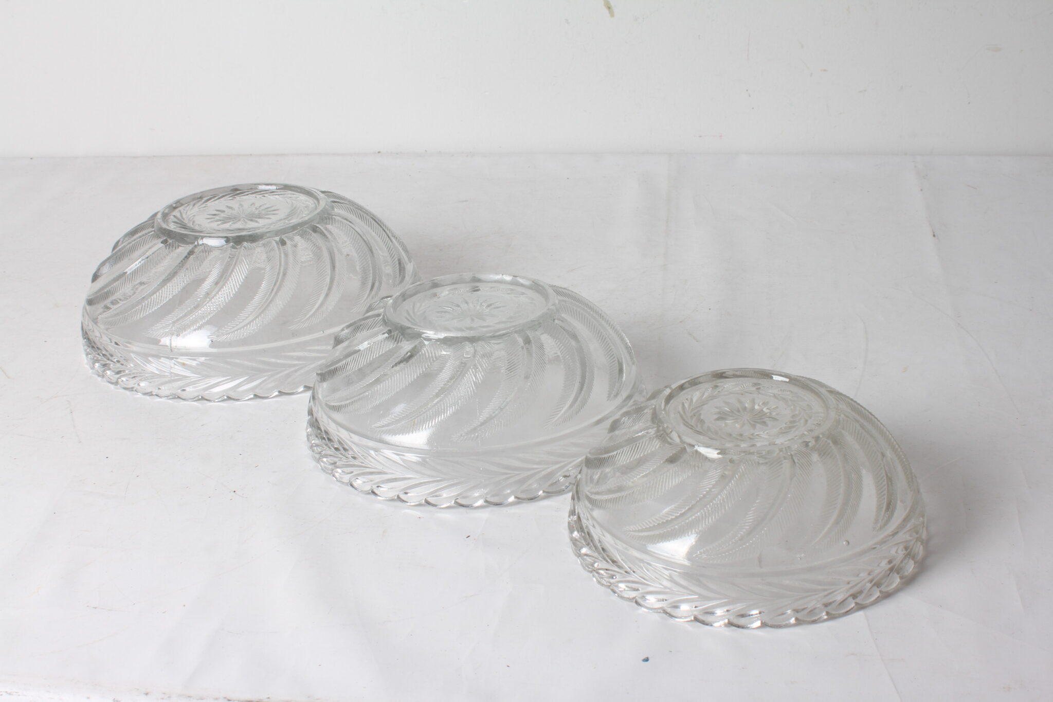 Lot-de-3-Coupes-en-Cristal–Vallerysthal-emmaus-etikette-scherwiller (2)