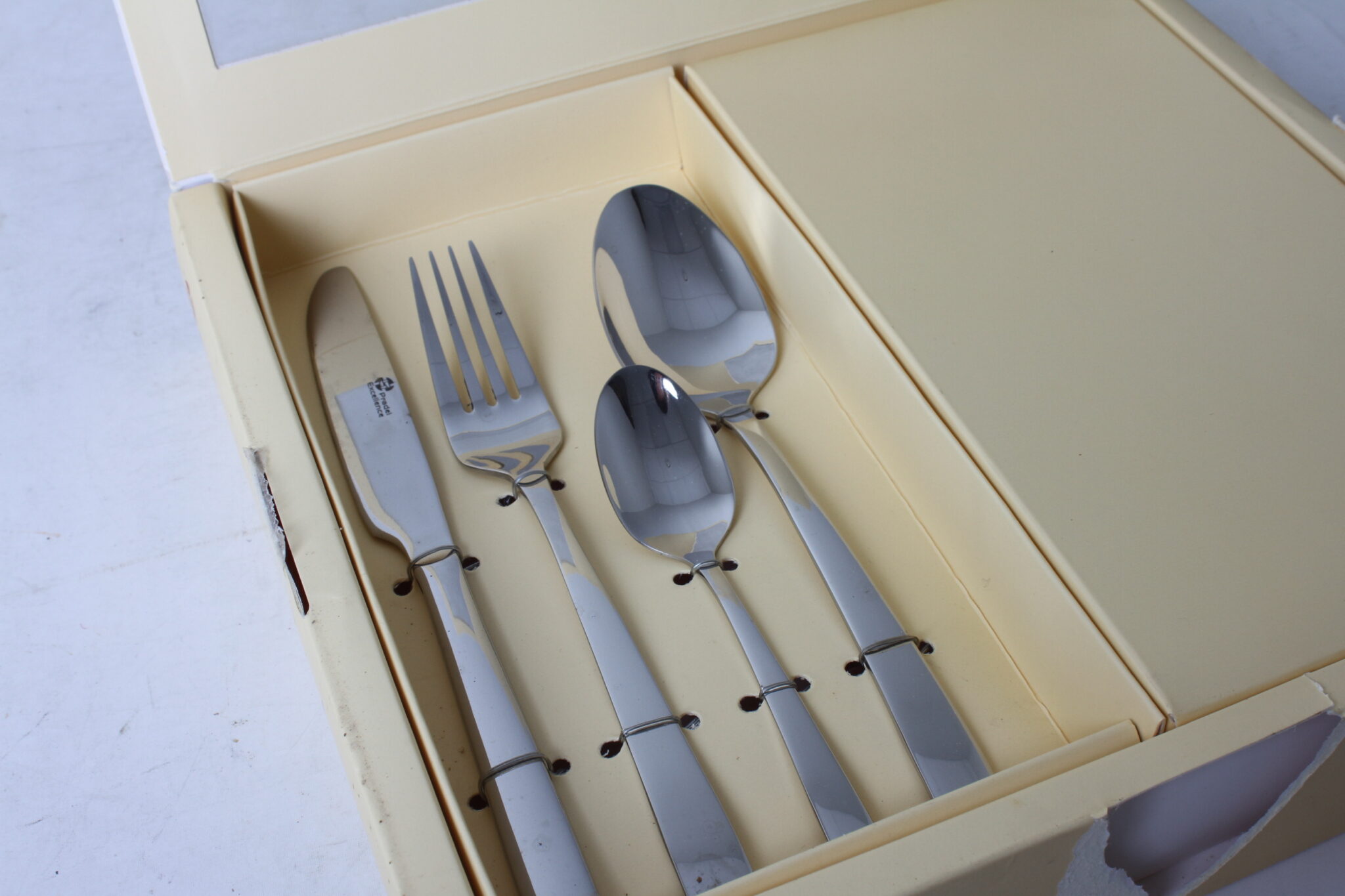 Menagere-24-Pièces-Pradel-Excellence-emmaus-etikette-scherwiller (1)