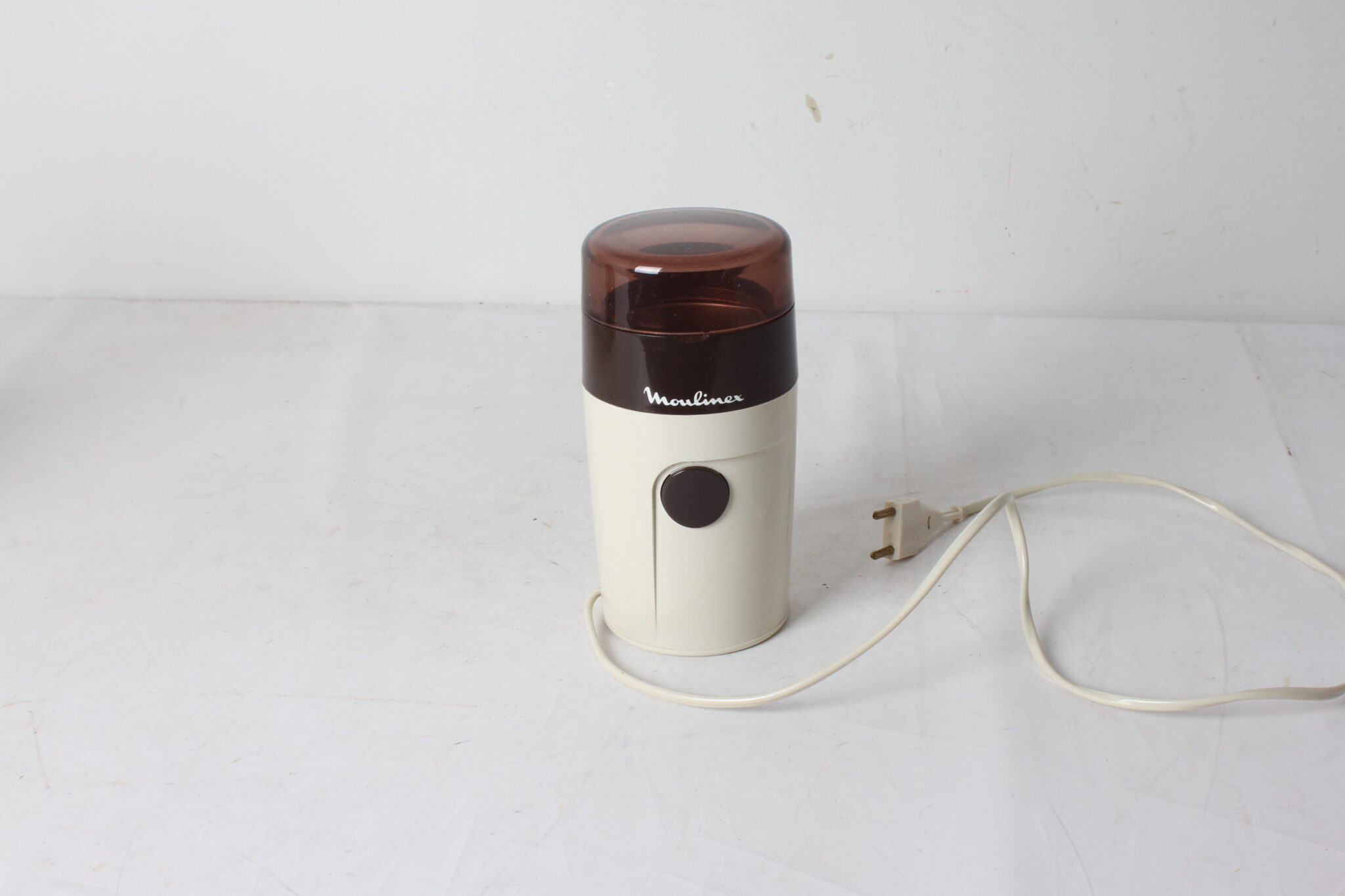 moulin-a-cafe-electrique-vintage-de-la-marque-moulinex-modele-super-junior-s-petit-electromenager-brocante-occasion-emmaus-scherwiller-etikette (3)