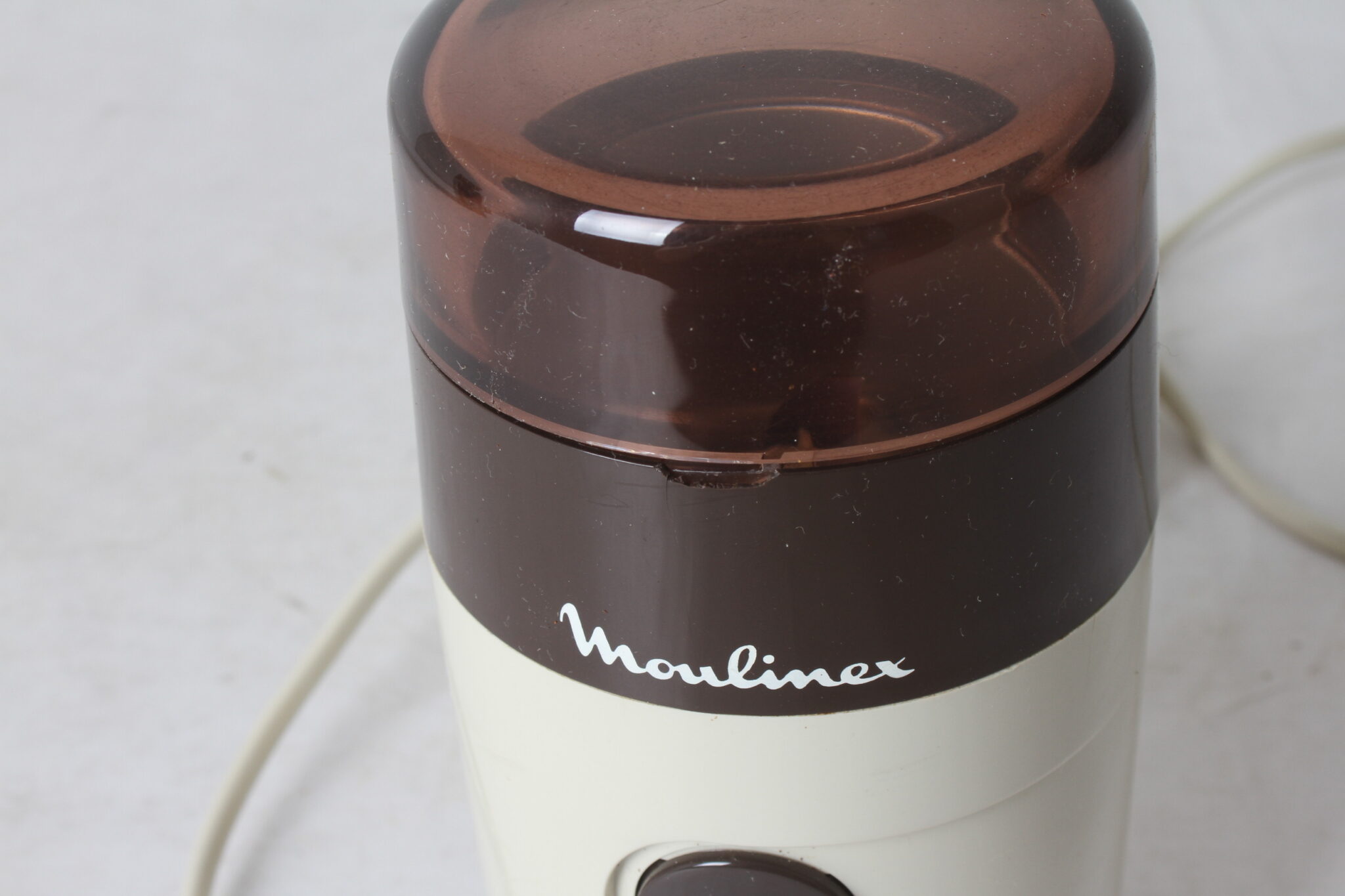 moulin-a-cafe-electrique-vintage-de-la-marque-moulinex-modele-super-junior-s-petit-electromenager-brocante-occasion-emmaus-scherwiller-etikette (5)