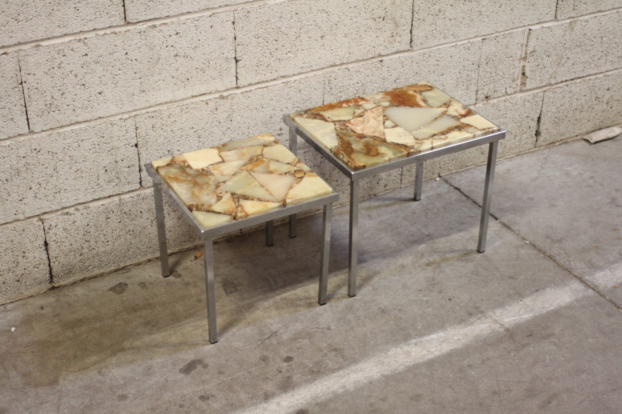 paire-tables-gigognes-vintage-onyx-et-chrome-mobilier-brocante-occasion-emmaus-scherwiller-etikette (2)