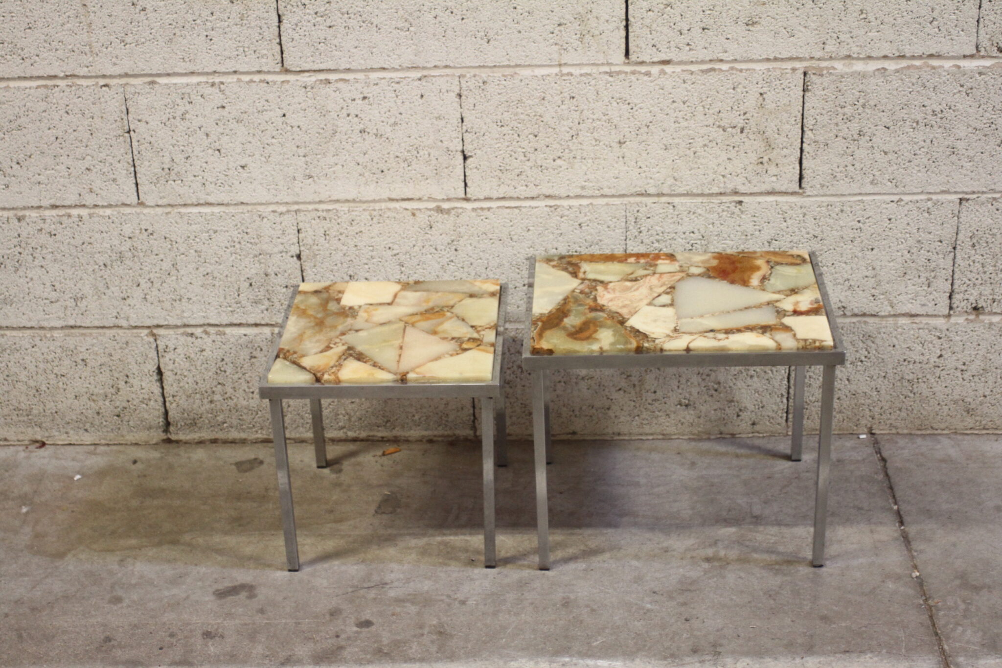 paire-tables-gigognes-vintage-onyx-et-chrome-mobilier-brocante-occasion-emmaus-scherwiller-etikette (3)