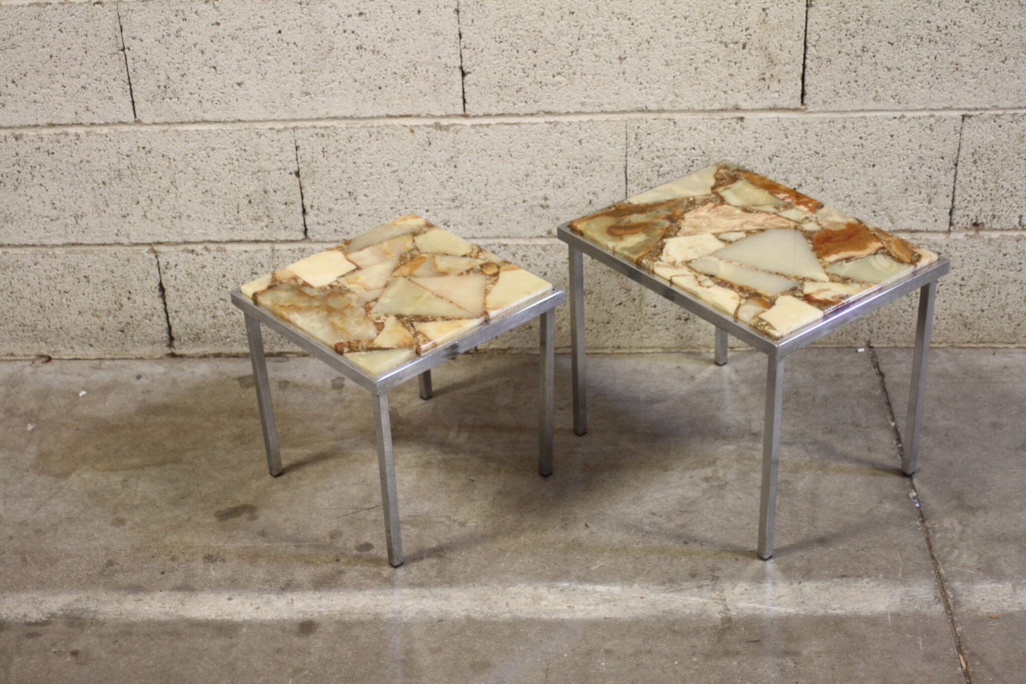 paire-tables-gigognes-vintage-onyx-et-chrome-mobilier-brocante-occasion-emmaus-scherwiller-etikette (4)
