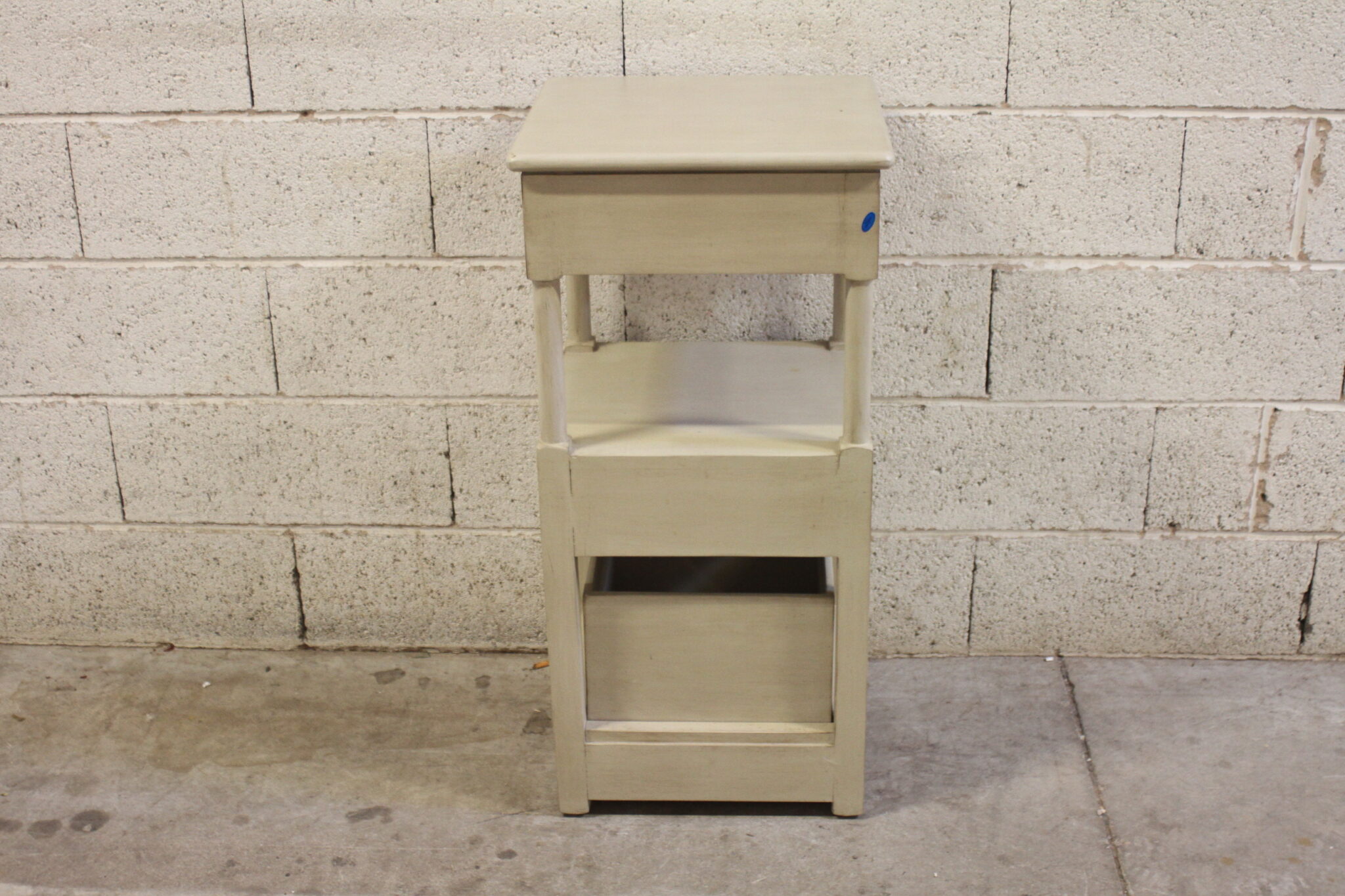 petit-meuble-de-decoration-rangement-3-tiroirs-bois-mobilier-occasion-emmaus-scherwiller-etikette (5)