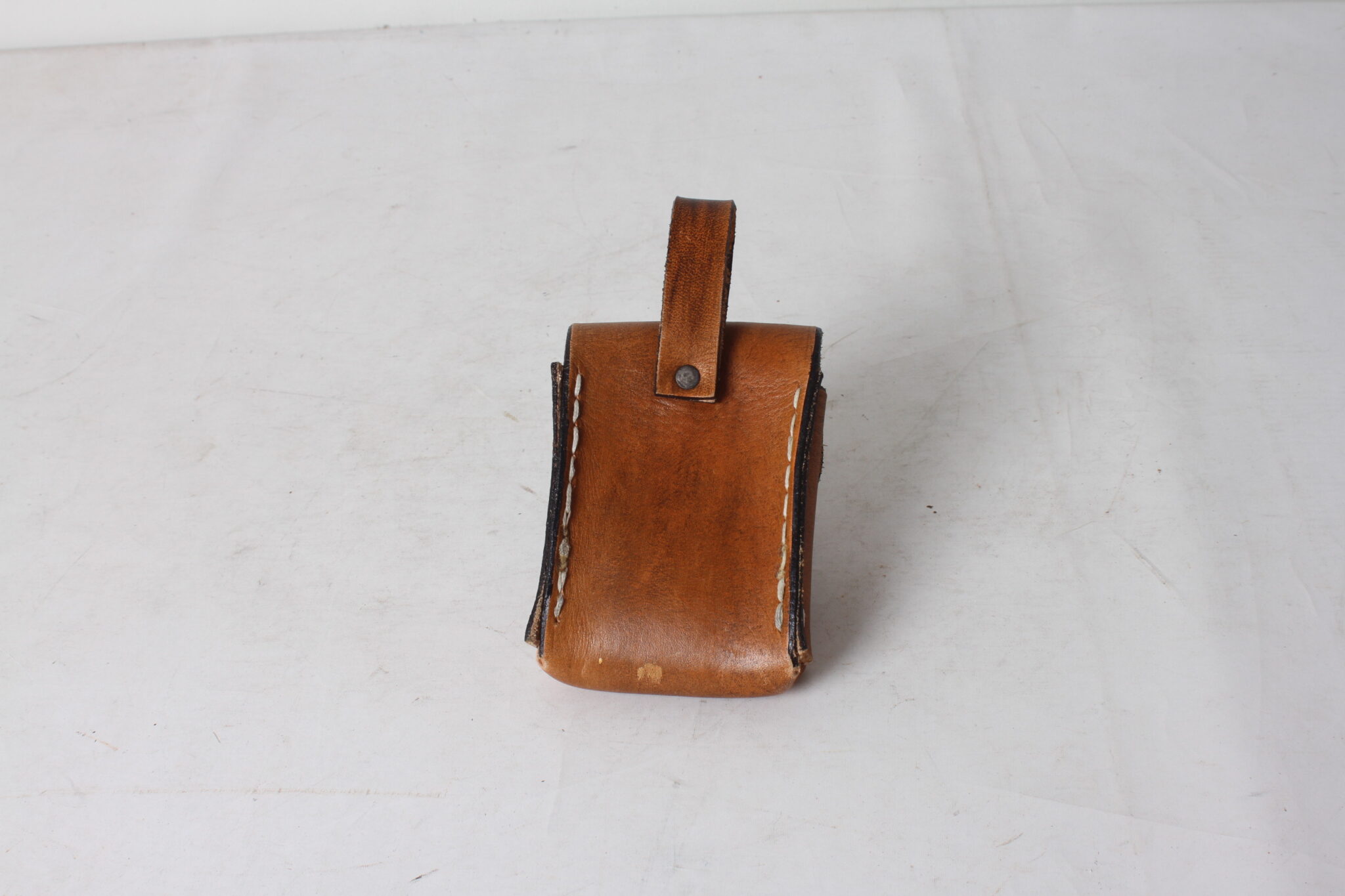 pochette-de-ceinture-en-cuir-emmaus-etikette-scherwiller (1)