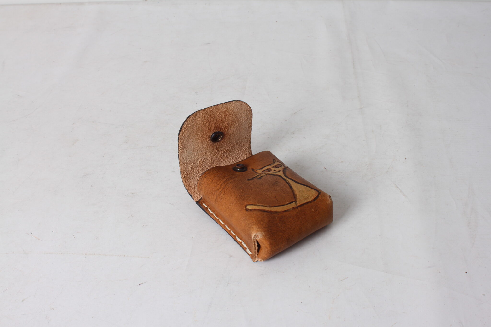 pochette-de-ceinture-en-cuir-emmaus-etikette-scherwiller (2)