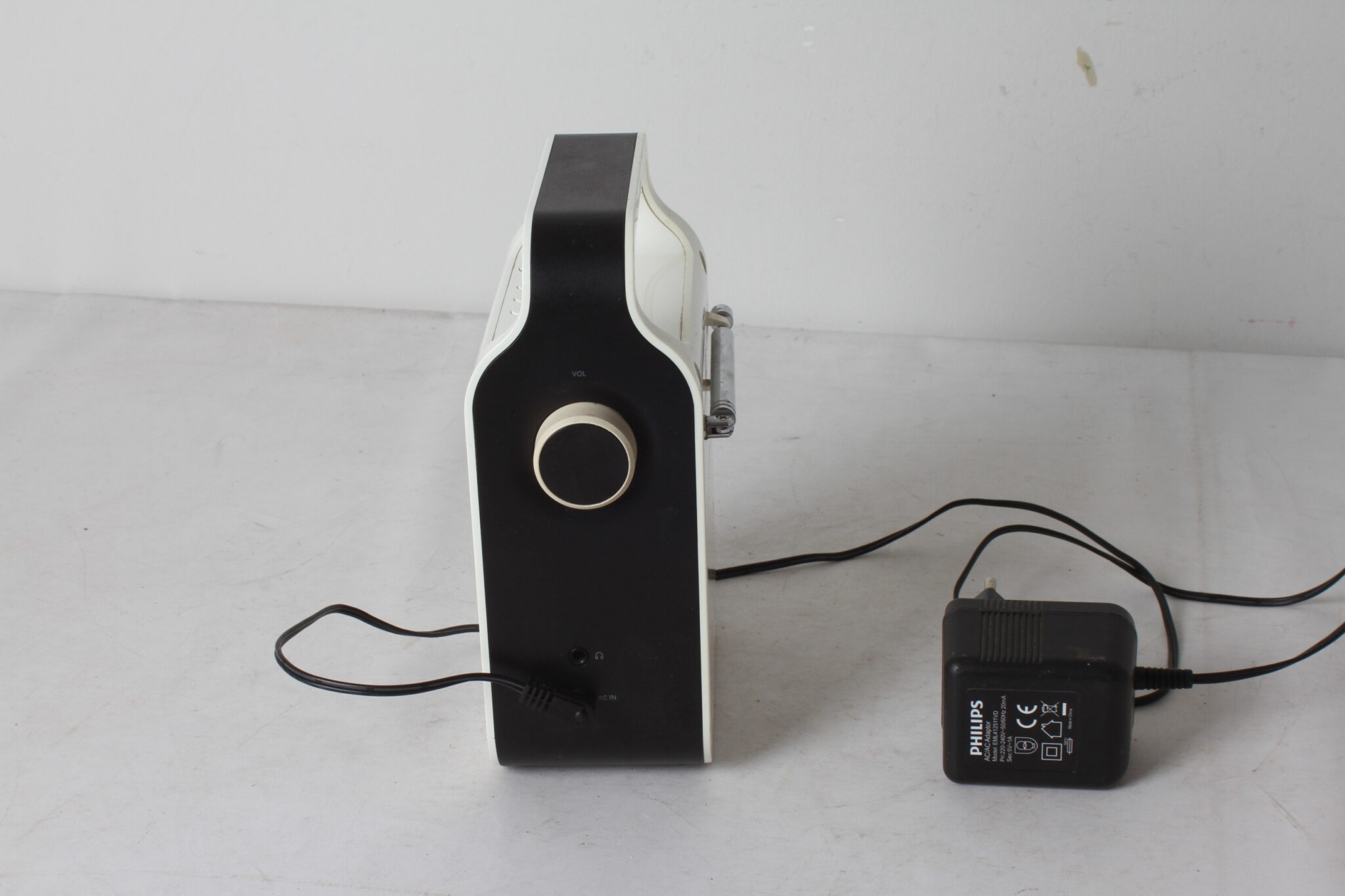 radio-portable-philips-ae2600w-petit-electromenager-occasion-emmaus-scherwiller-etikette (1)