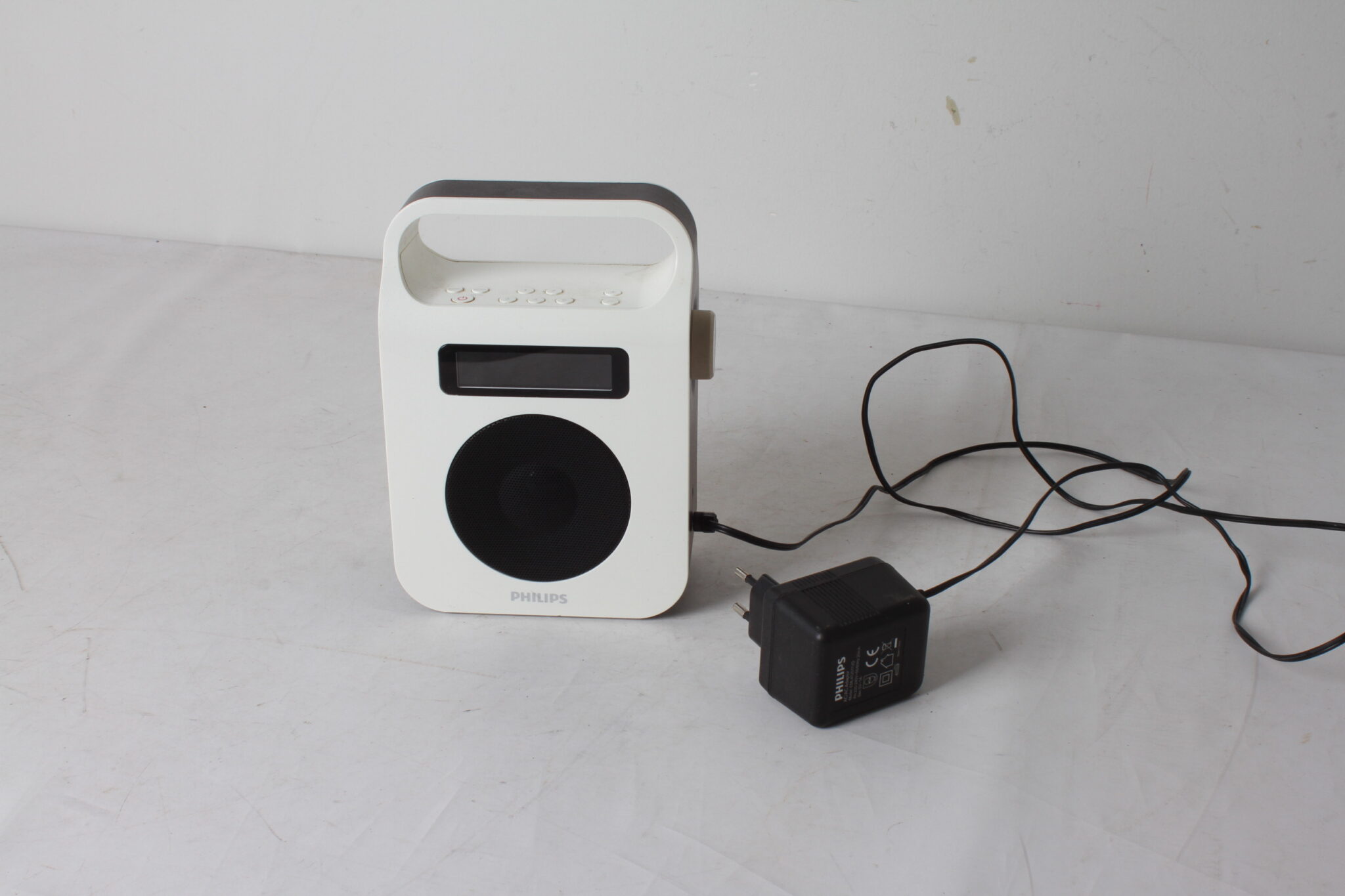 radio-portable-philips-ae2600w-petit-electromenager-occasion-emmaus-scherwiller-etikette (2)