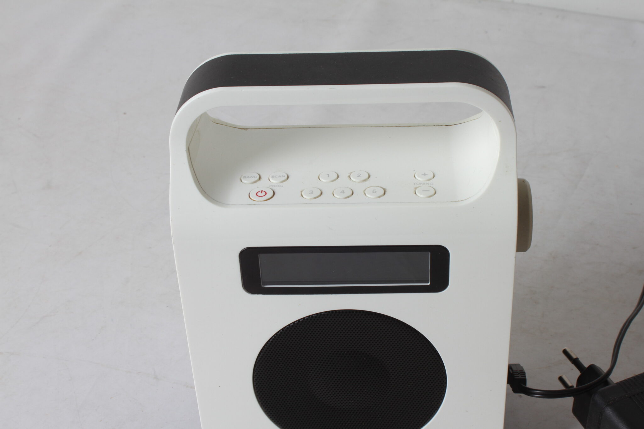 radio-portable-philips-ae2600w-petit-electromenager-occasion-emmaus-scherwiller-etikette (3)