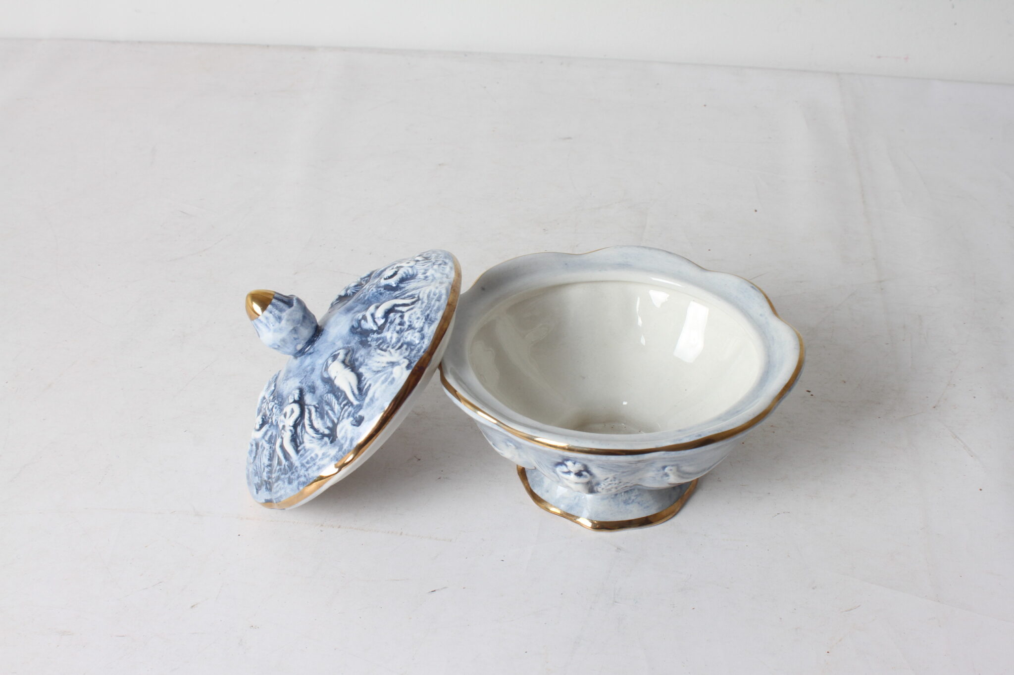 Sucrier-sur-pied-Capodimonte-emmaus-etikette-scherwiller (3)