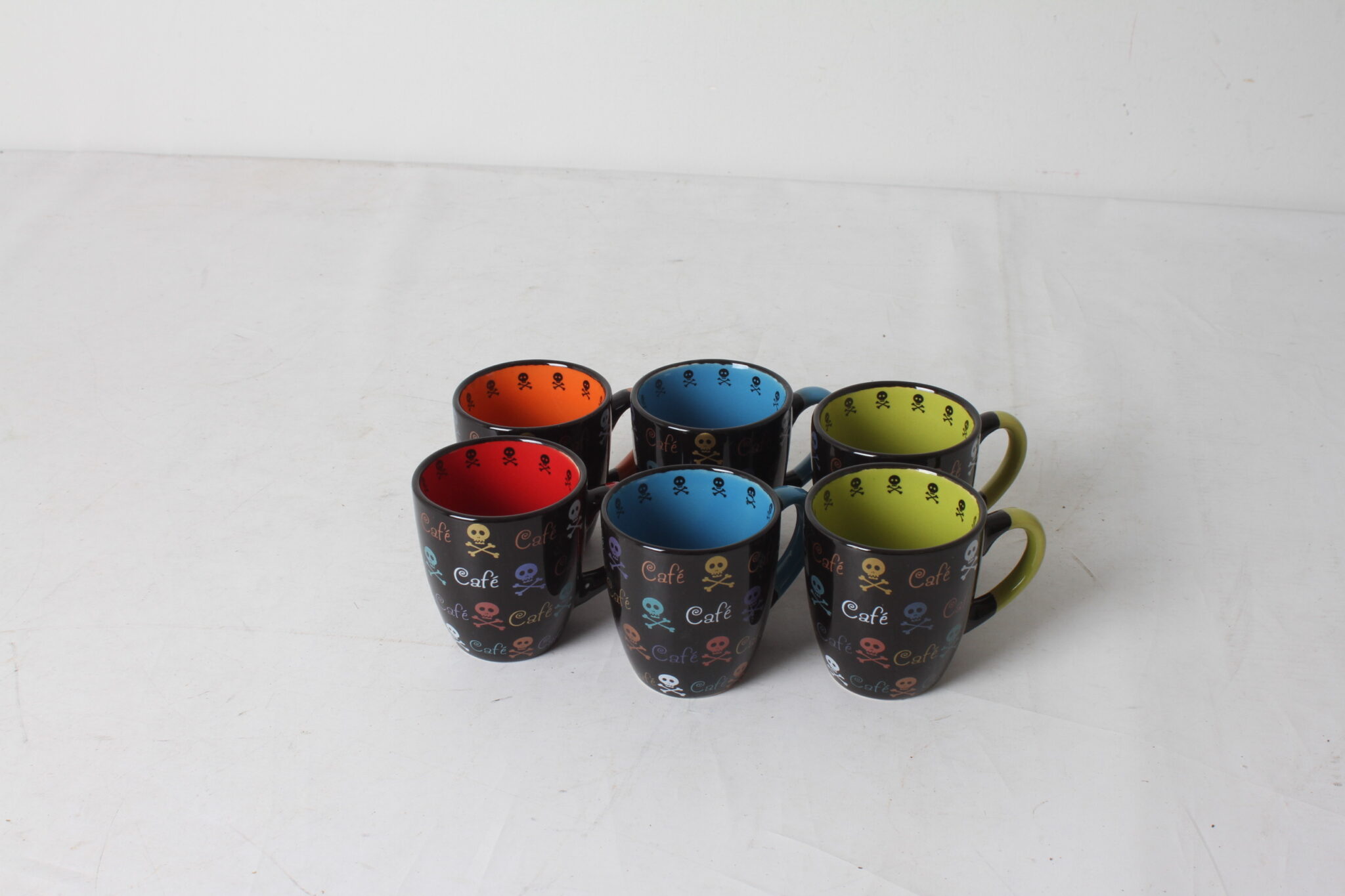 tasses-a-expresso-gres-decor-tetes-de-mort-art-de-la-table-brocante-occasion-emmaus-scherwiller-etikette (2)