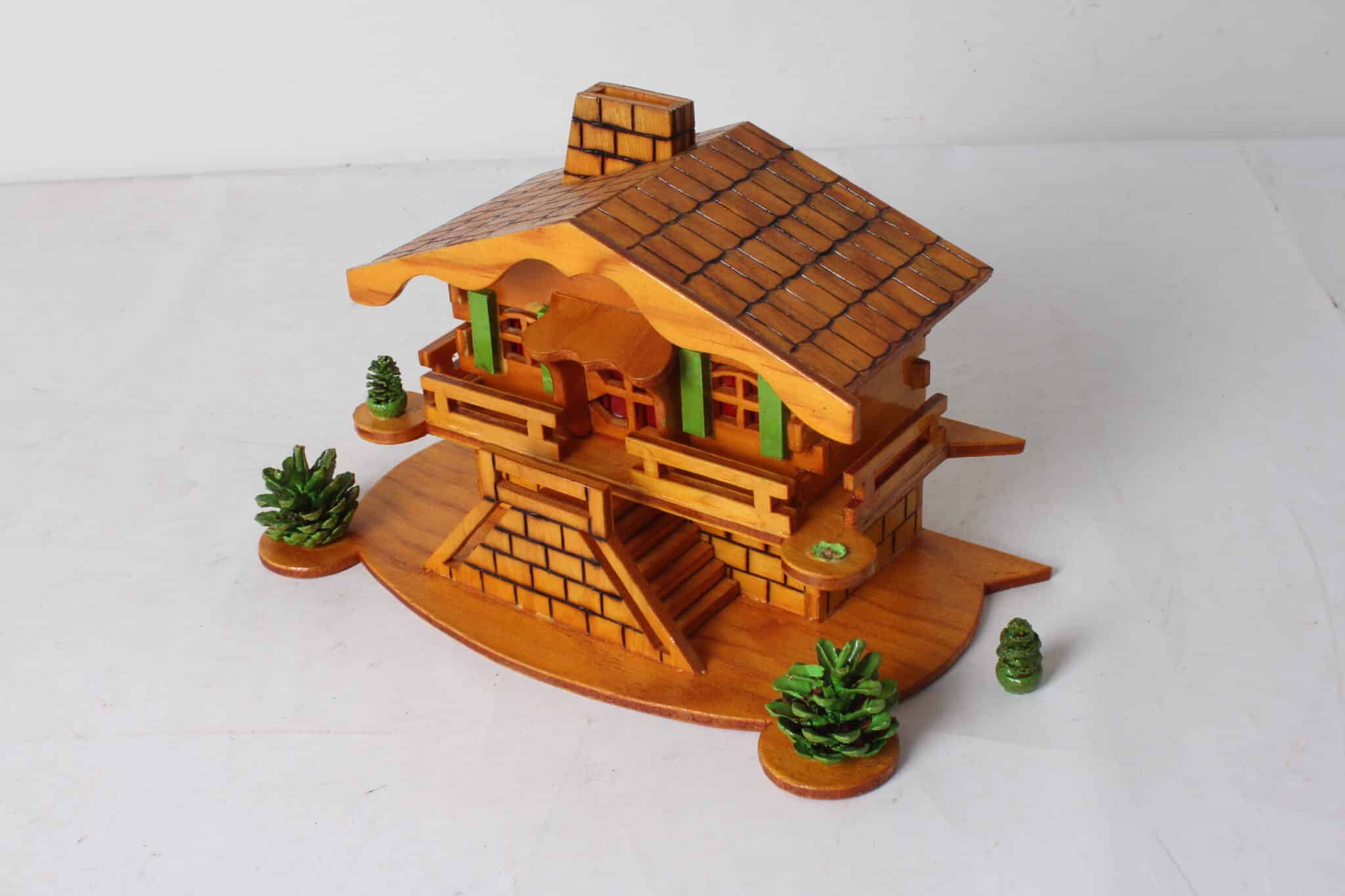 Tirelire-chalet-en-bois-vintage-emmaus-etikette-scherwiller (1)