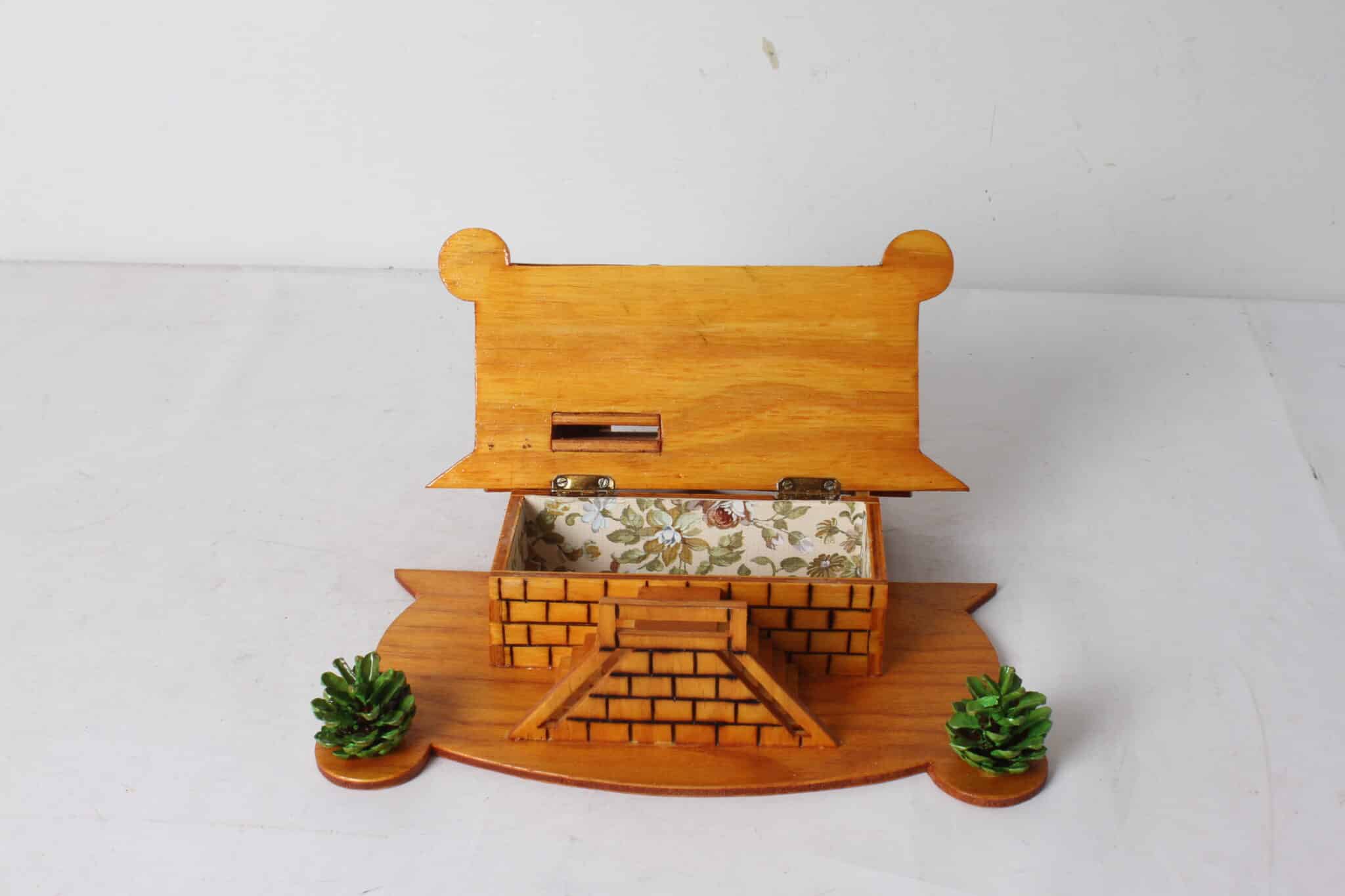 Tirelire-chalet-en-bois-vintage-emmaus-etikette-scherwiller (3)