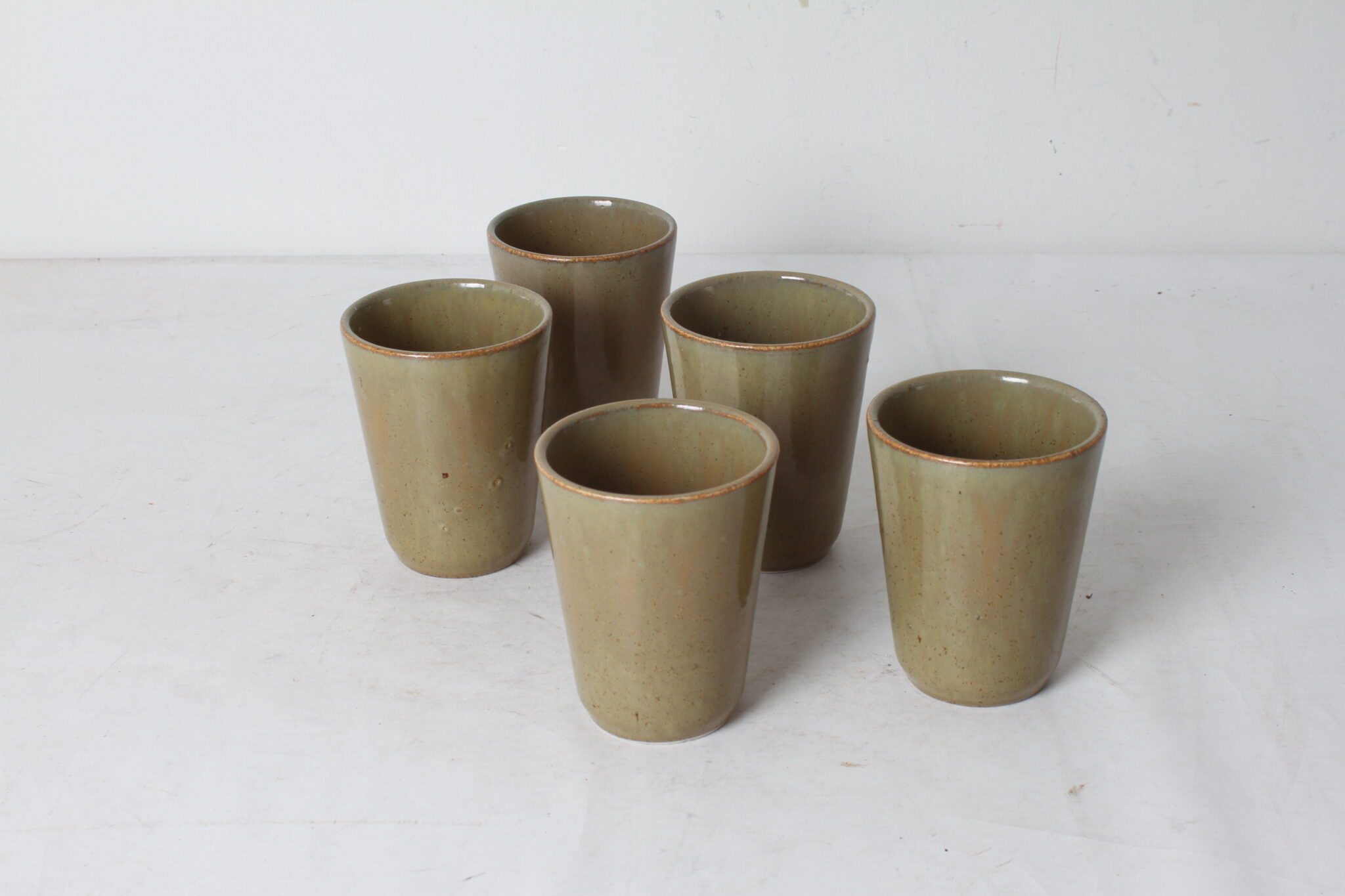 5-verres-vintage-en-gres-emmaus-etikette-scherwiller (3)