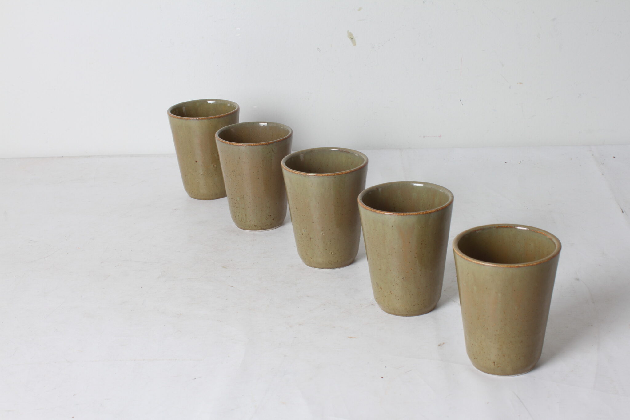 5-verres-vintage-en-gres-emmaus-etikette-scherwiller (4)