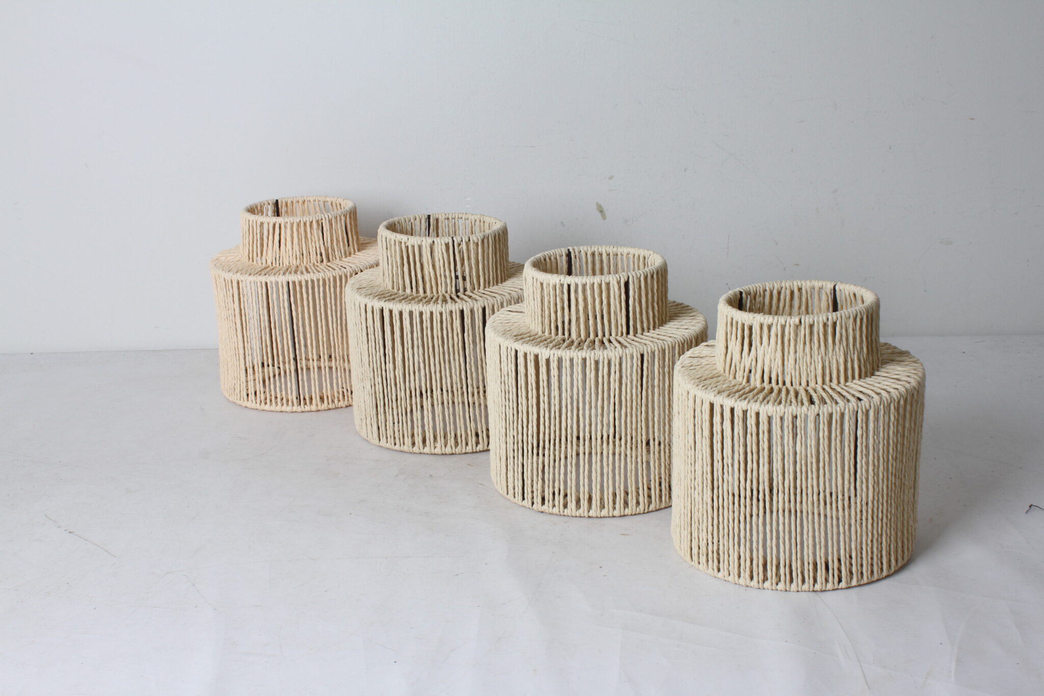abats-jour-en-corde-tressee-beige-style-boheme-objets-deco-luminaires-occasion-emmaus-scherwiller-etikette (2)