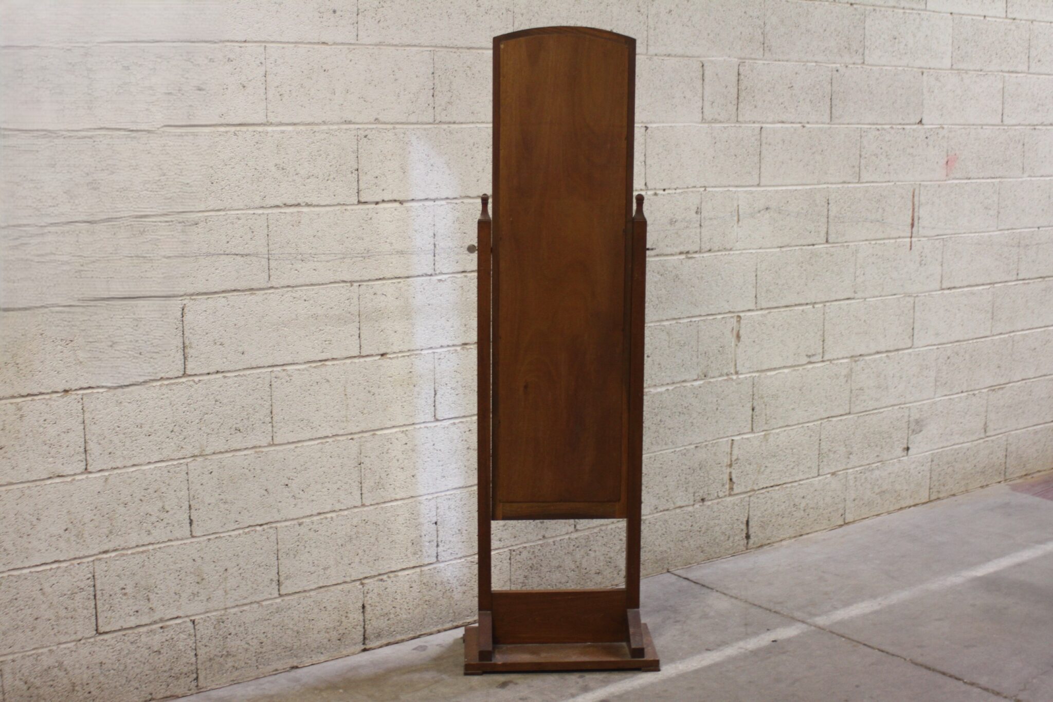 ancien-miroir-psyche-bois-style-mission-lignes-epurees-geometriques-mobillier-objets-deco-brocante-occasion-emmaus-scherwiller-etikette (5)