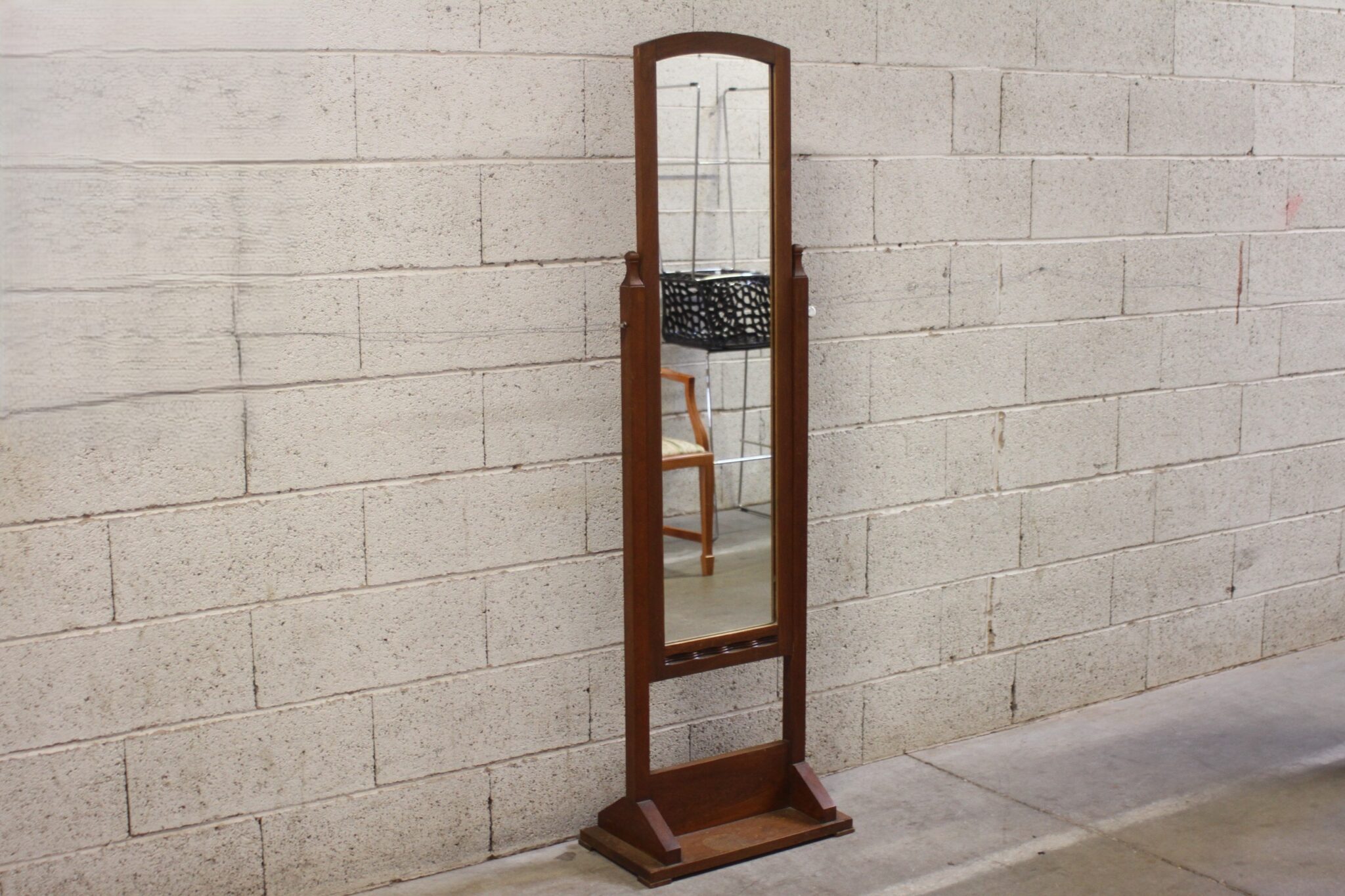 ancien-miroir-psyche-bois-style-mission-lignes-epurees-geometriques-mobillier-objets-deco-brocante-occasion-emmaus-scherwiller-etikette (8)