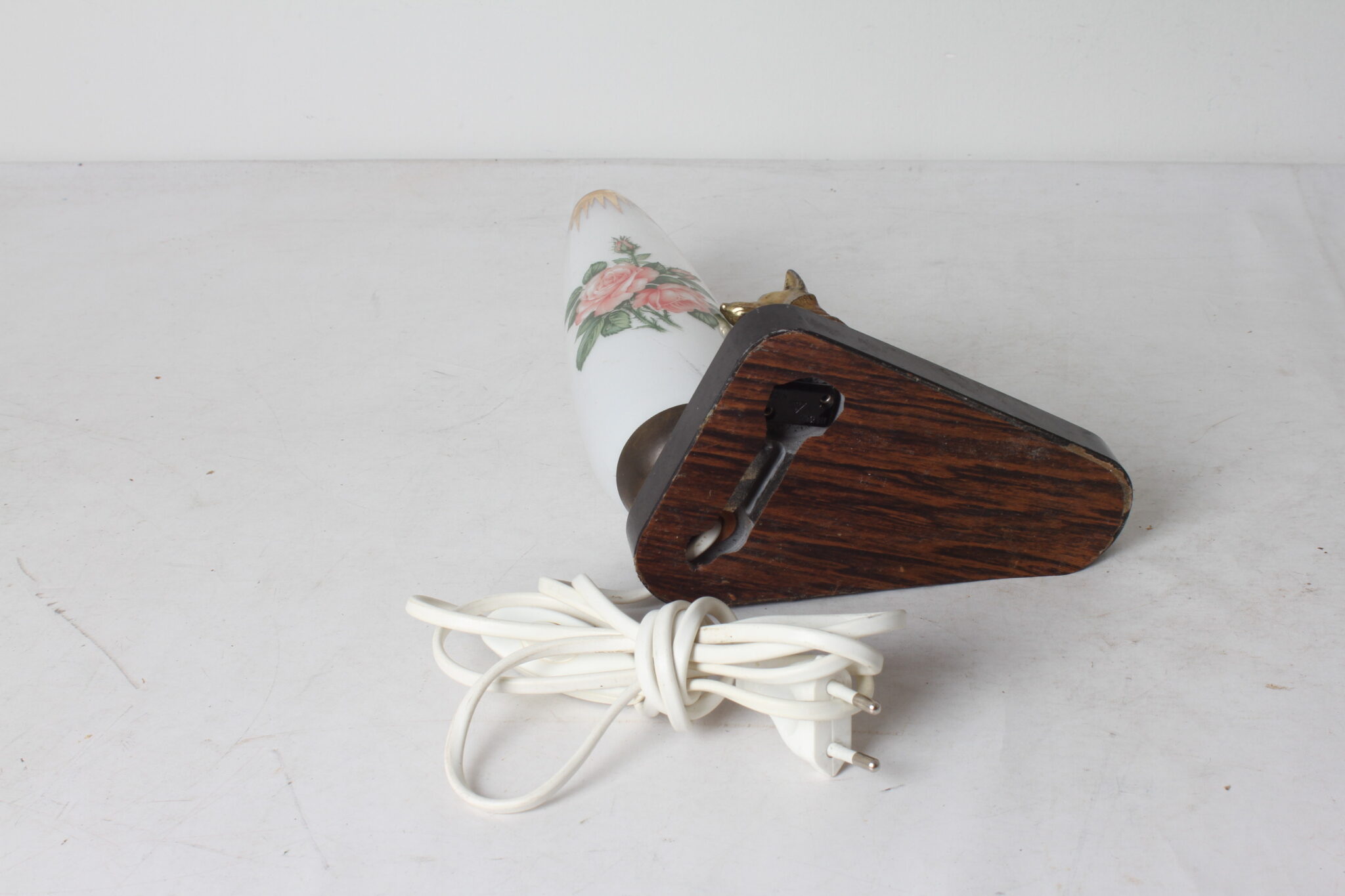 ancienne-lampe-veilleuse-art-deco-marbre-chien-regule-globe-verre-luminaires-brocante-occasion-emmaus-scherwiller-etikette (1)