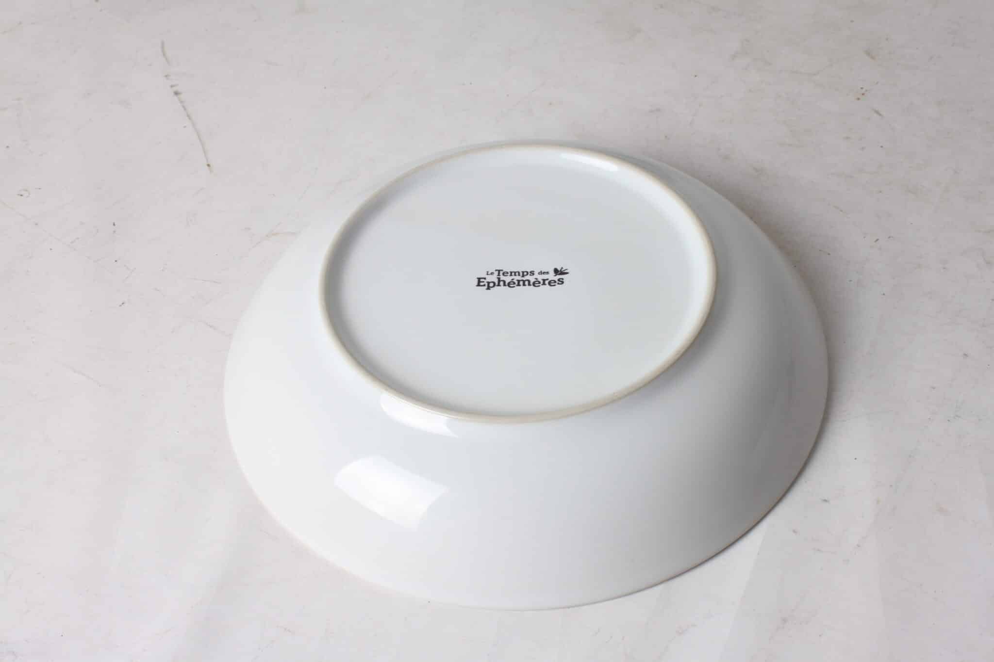 assiettes-creuses-en-porcelaine-decor-traits-bleu-sur-le-bord-le-temps-des-ephemeres-art-de-la-table-occasion-emmaus-scherwiller-etikette (1)
