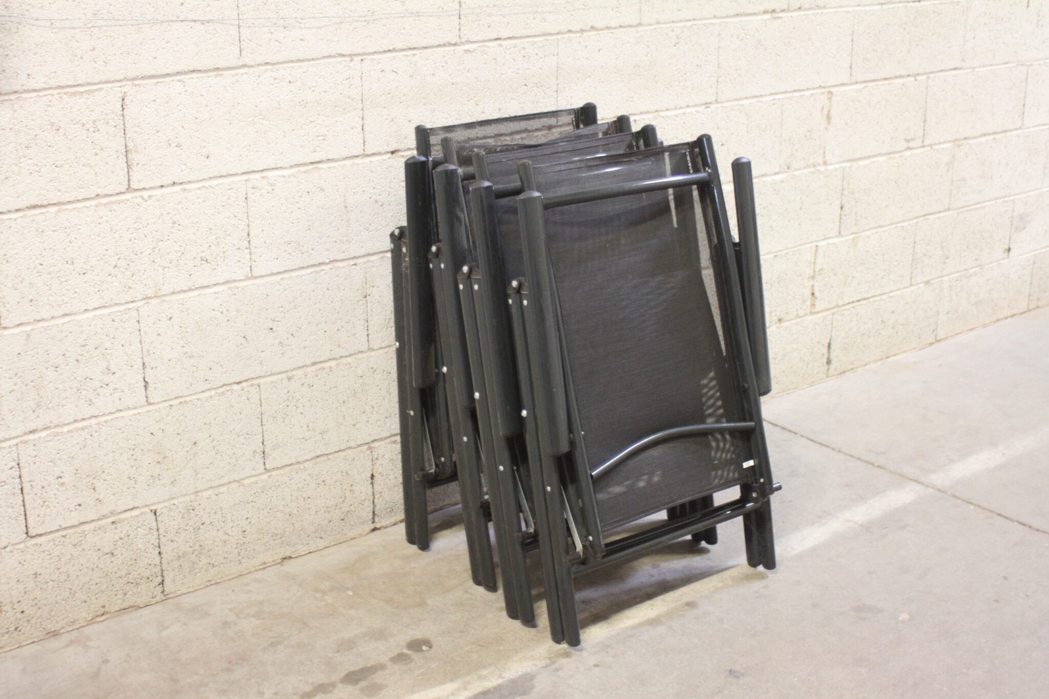 chaises-pliantes-de-jardin-alu-anthracite-casaria-mobilier-exterieur-brocante-occasion-emmaus-scherwiller-etikette (7)
