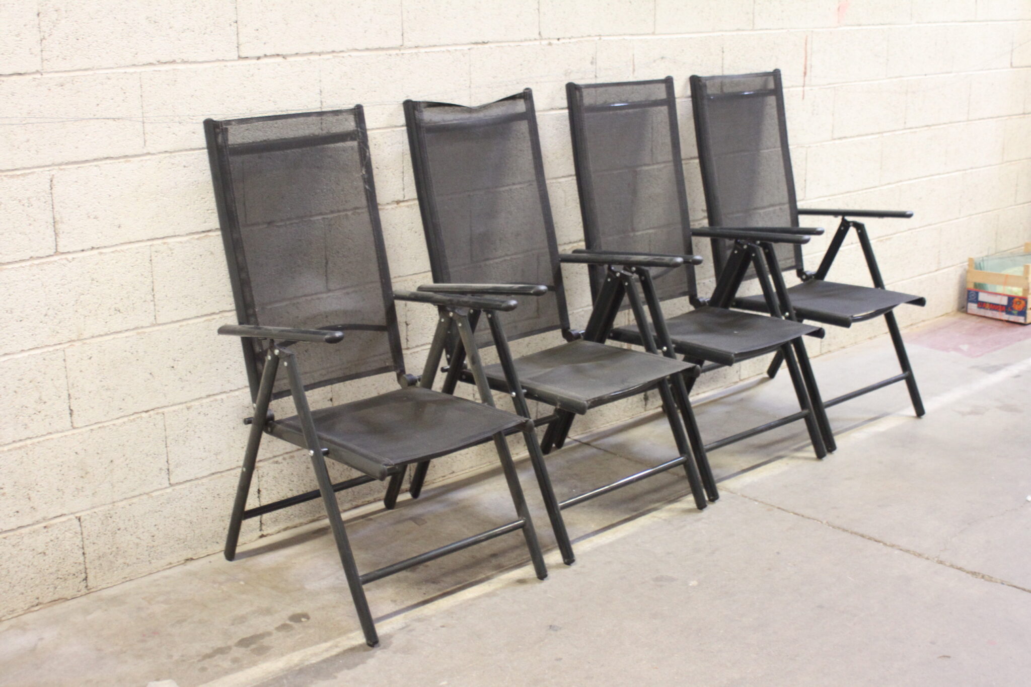 chaises-pliantes-de-jardin-alu-anthracite-casaria-mobilier-exterieur-brocante-occasion-emmaus-scherwiller-etikette (8)