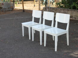 Chaises design finition laquée blanc