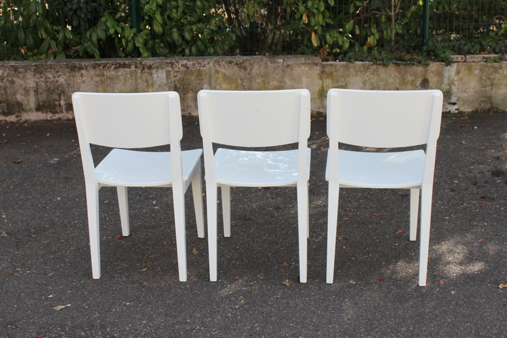 Chaises design finition laquée blanc – Image 4
