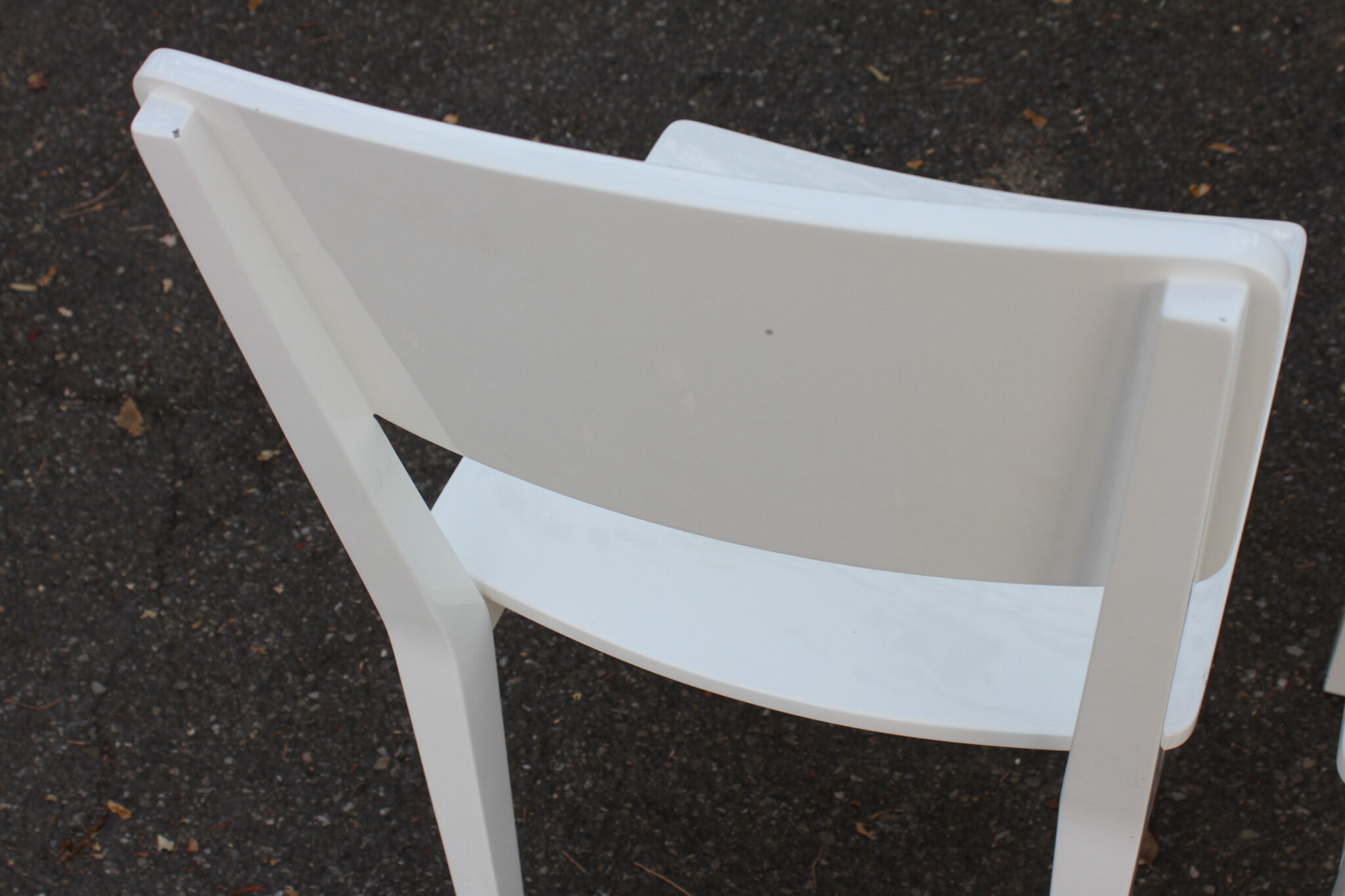 Chaises design finition laquée blanc – Image 5
