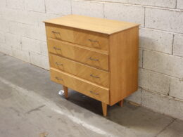 Commode vintage à 4 tiroirs