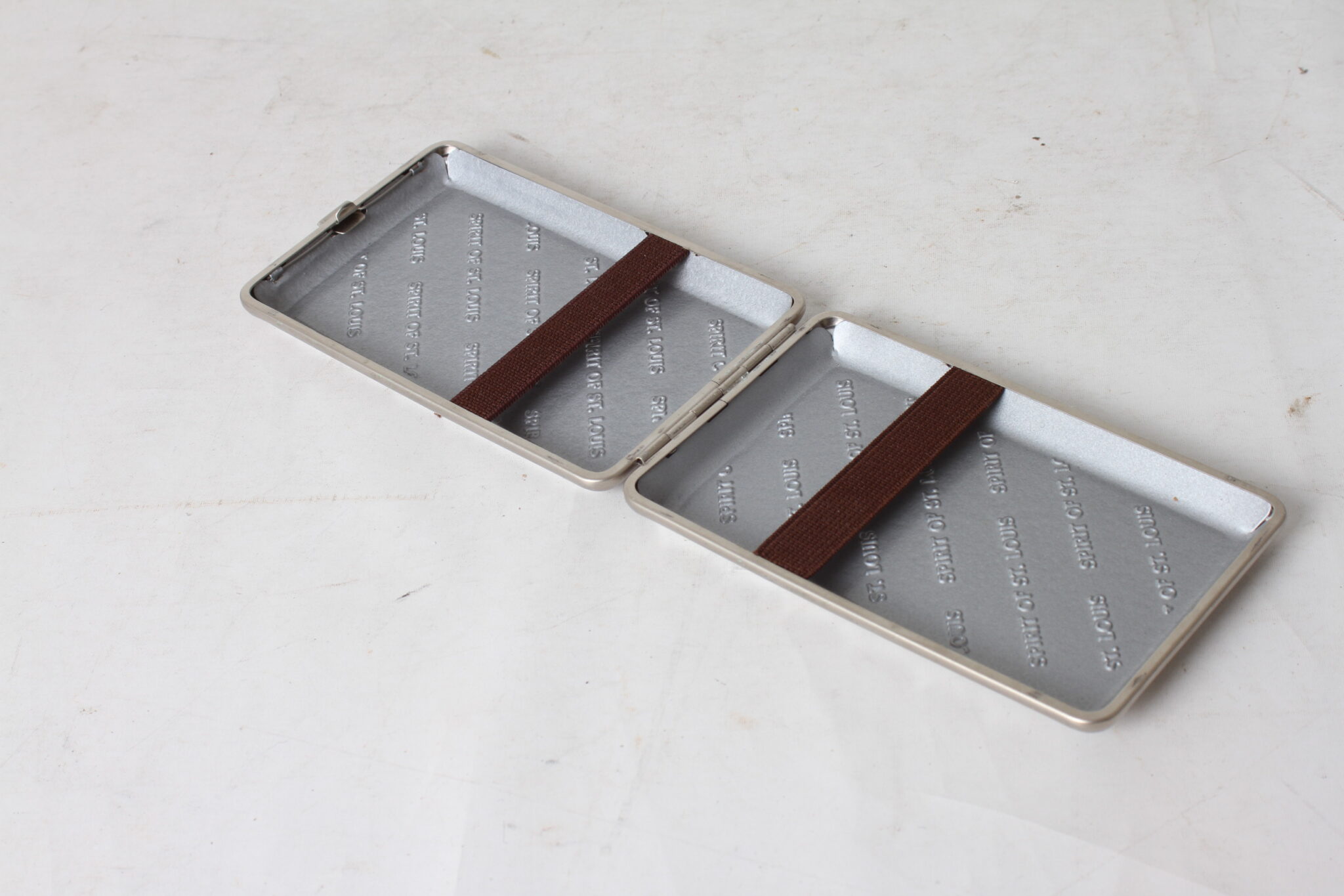 Etui-a-cigarettes-Spirit-of-St (1)