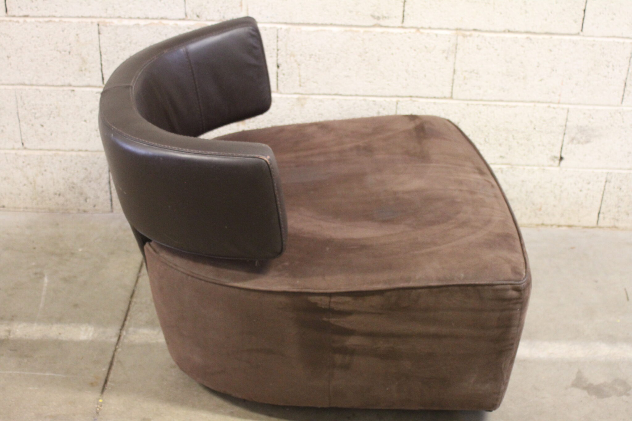 Fauteuil bas design - Bois et Chiffons – Image 3