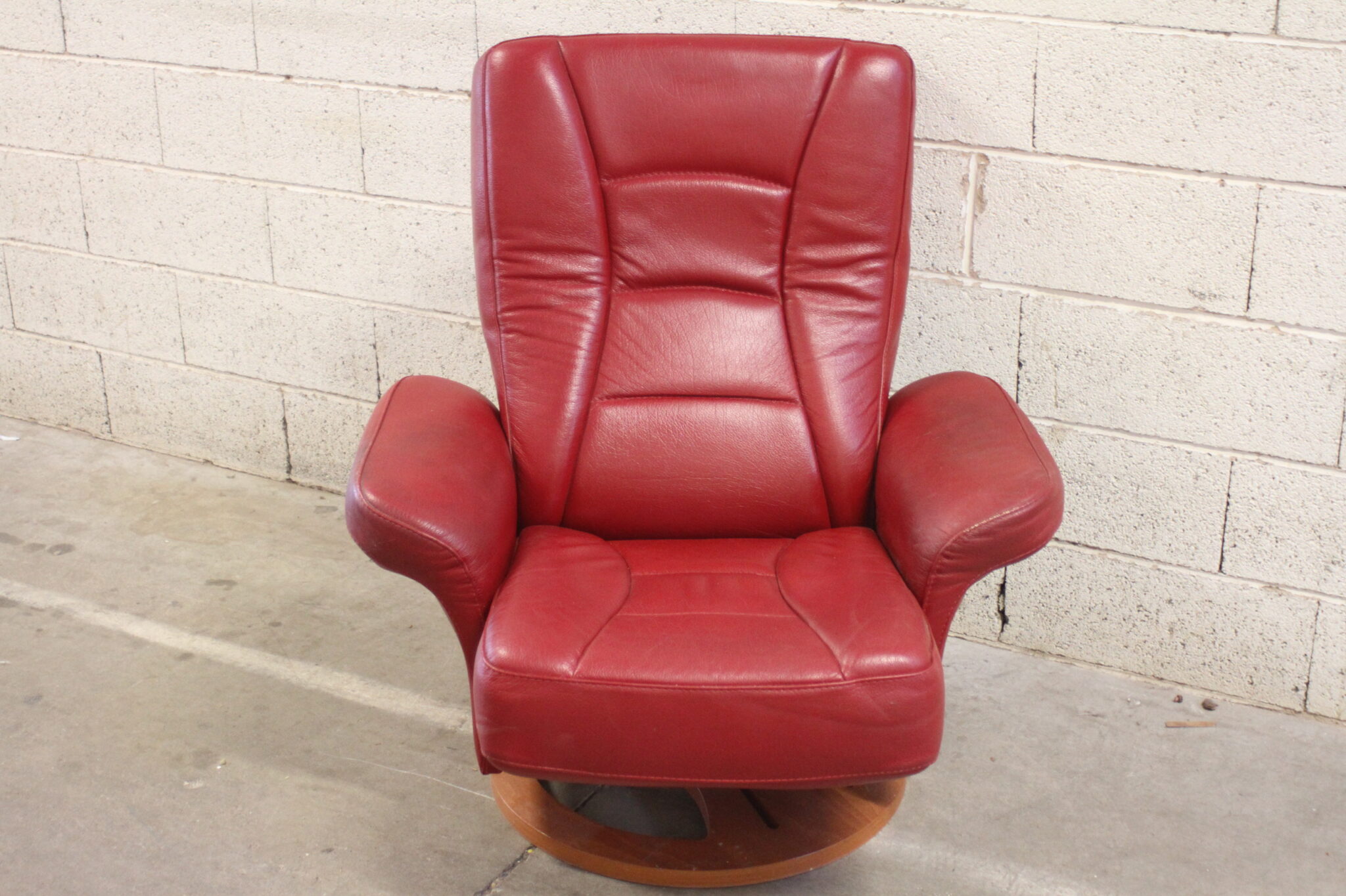 Fauteuil relax en cuir rouge