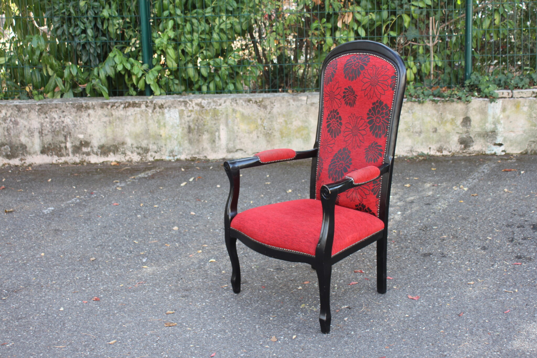 Fauteuil voltaire rouge et noir
