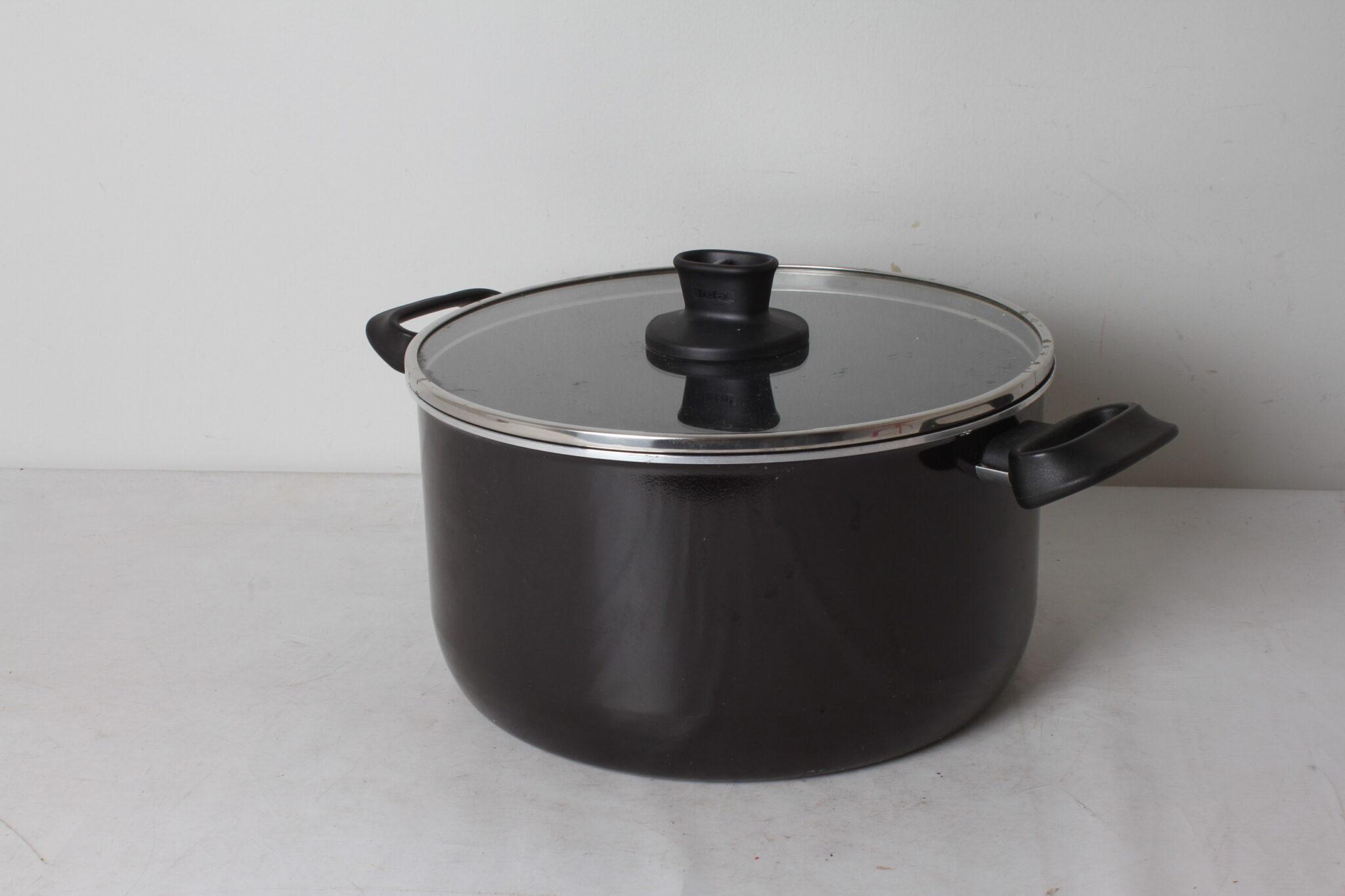 grande-marmite-faitout-tefal-aluminium-noir-art-de-la-table-occasion-emmaus-scherwiller-etikette (2)