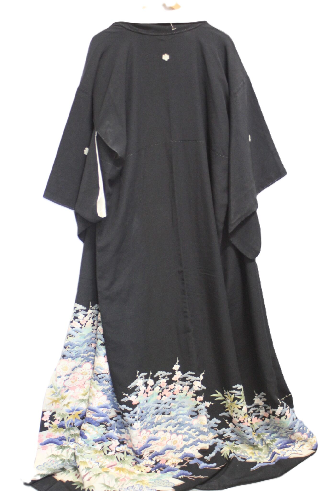 Kimono traditionnel type kuro-tomesode – Image 2