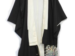 Kimono traditionnel type kuro-tomesode