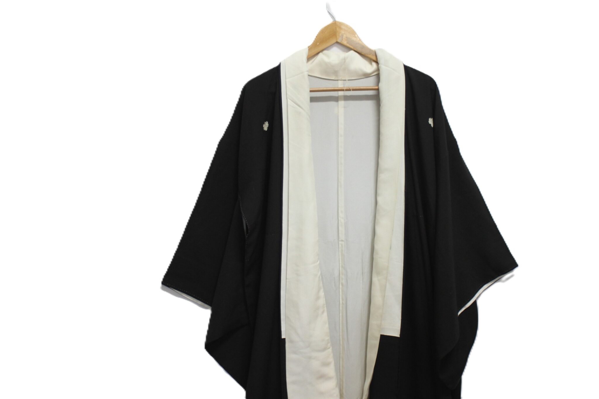 Kimono traditionnel type kuro-tomesode – Image 3