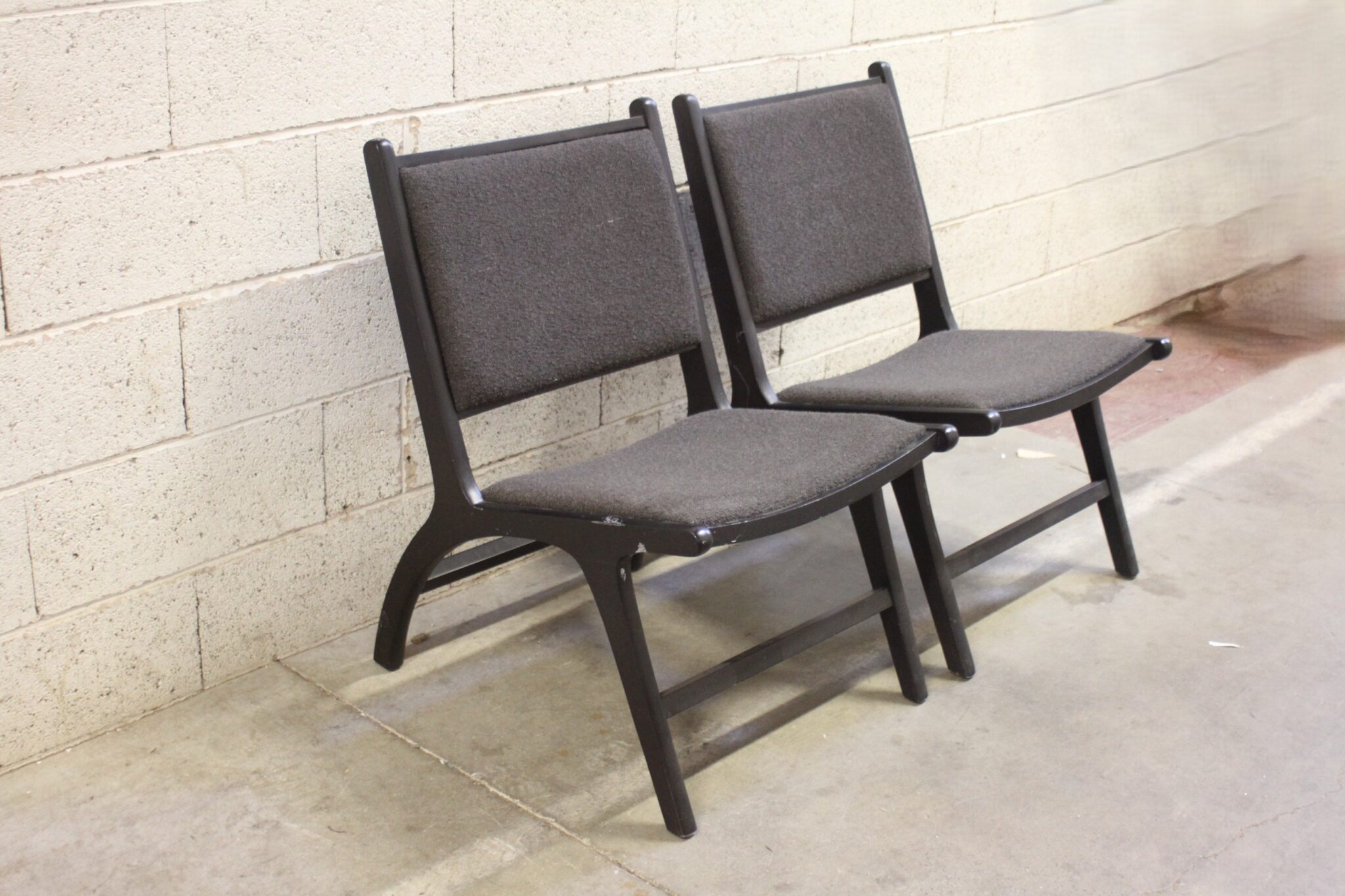 Chaises basses design scandinave