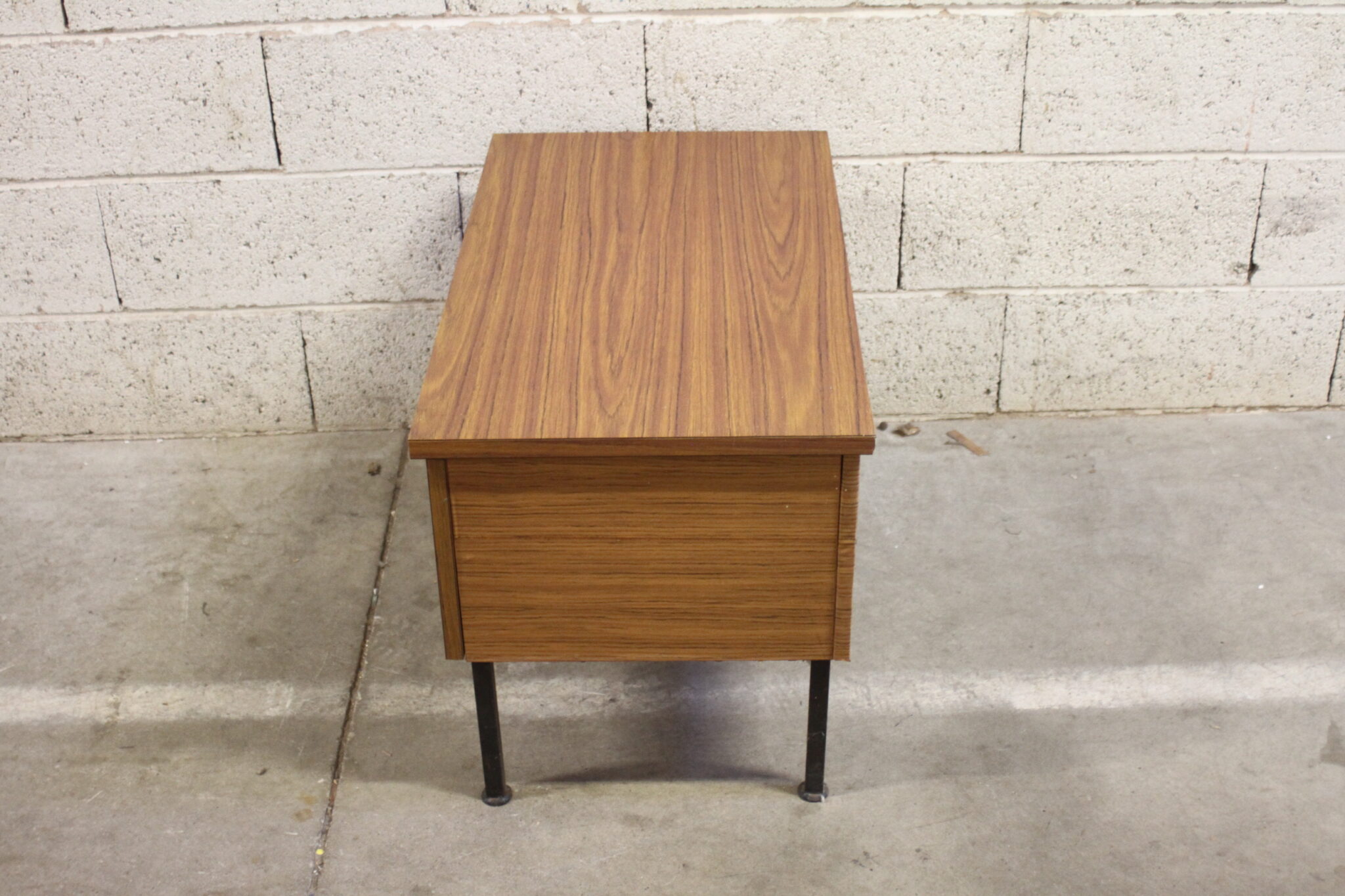Petit meuble vintage en formica – Image 4