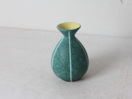 Petit vase décoratif en céramique
