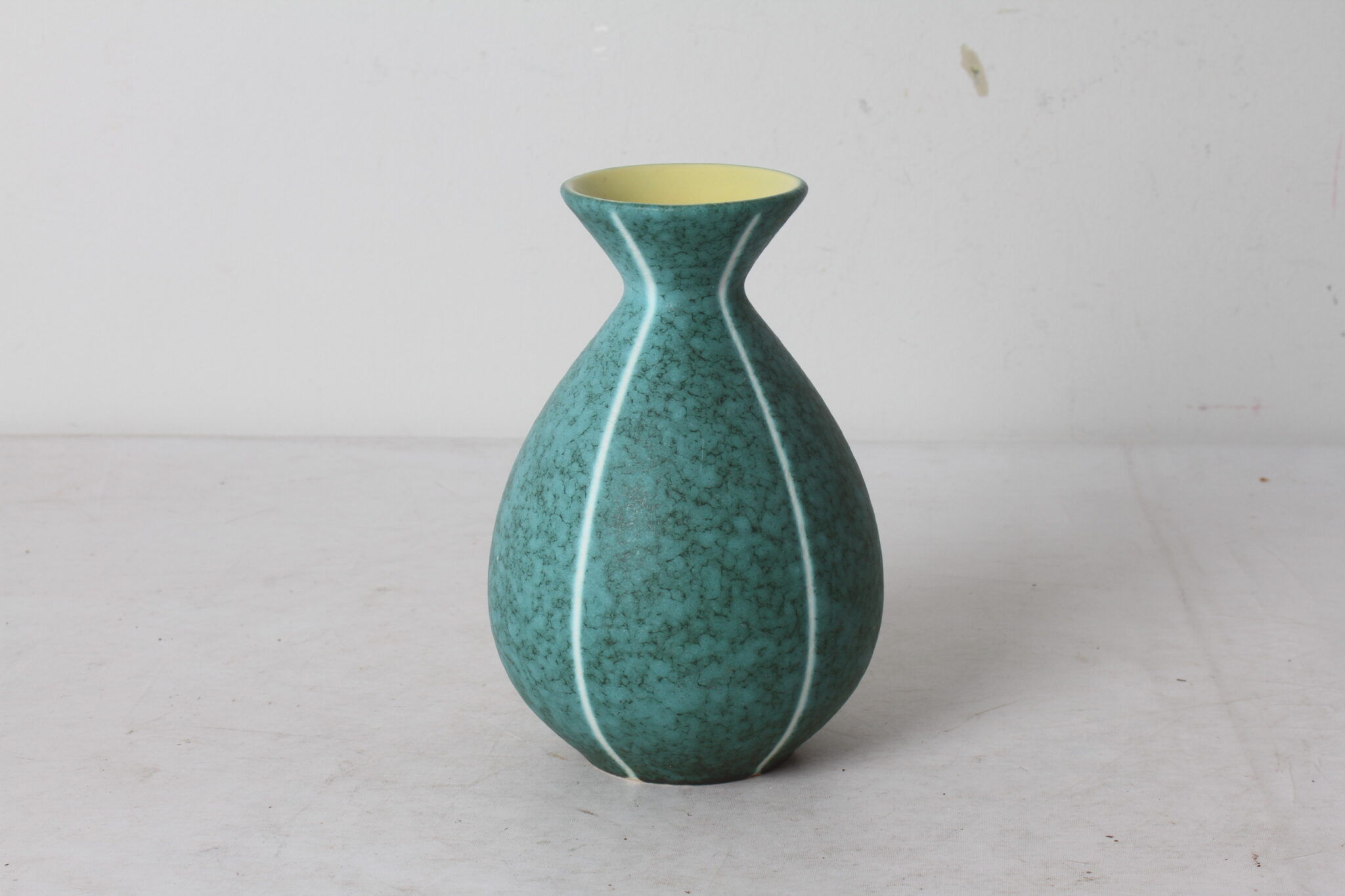 Petit vase décoratif en céramique – Image 2