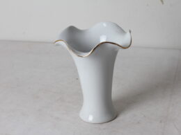 Vase au design baroque contemporain