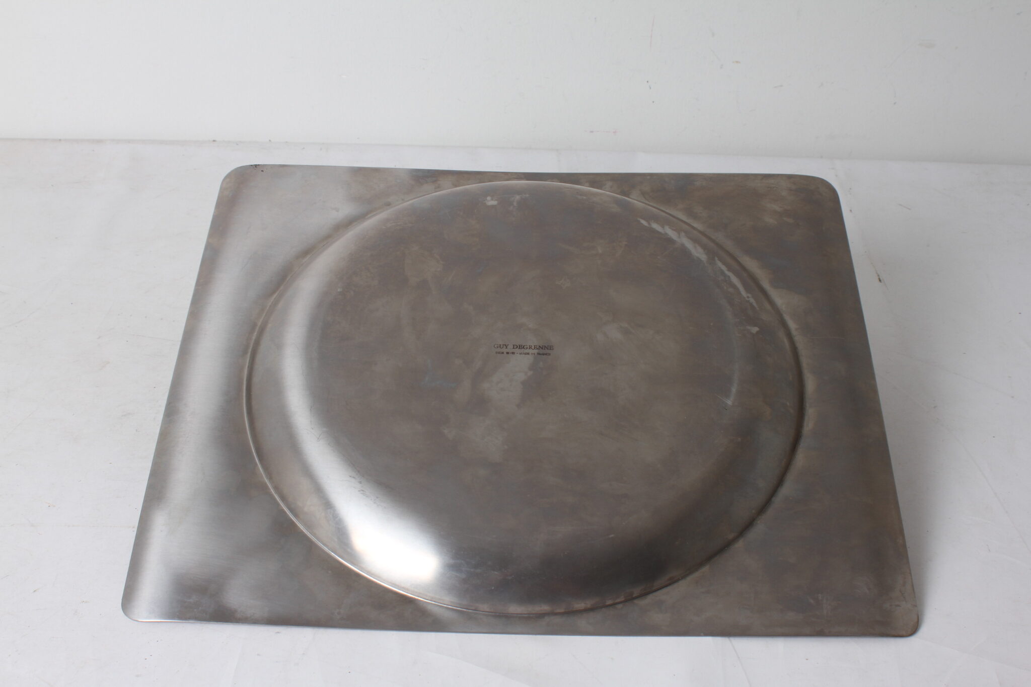 plateau-de-presentation-moderniste-en-inox-guy-degrenne-art-de-la-table-occasion-emmaus-scherwiller-etikette (1)