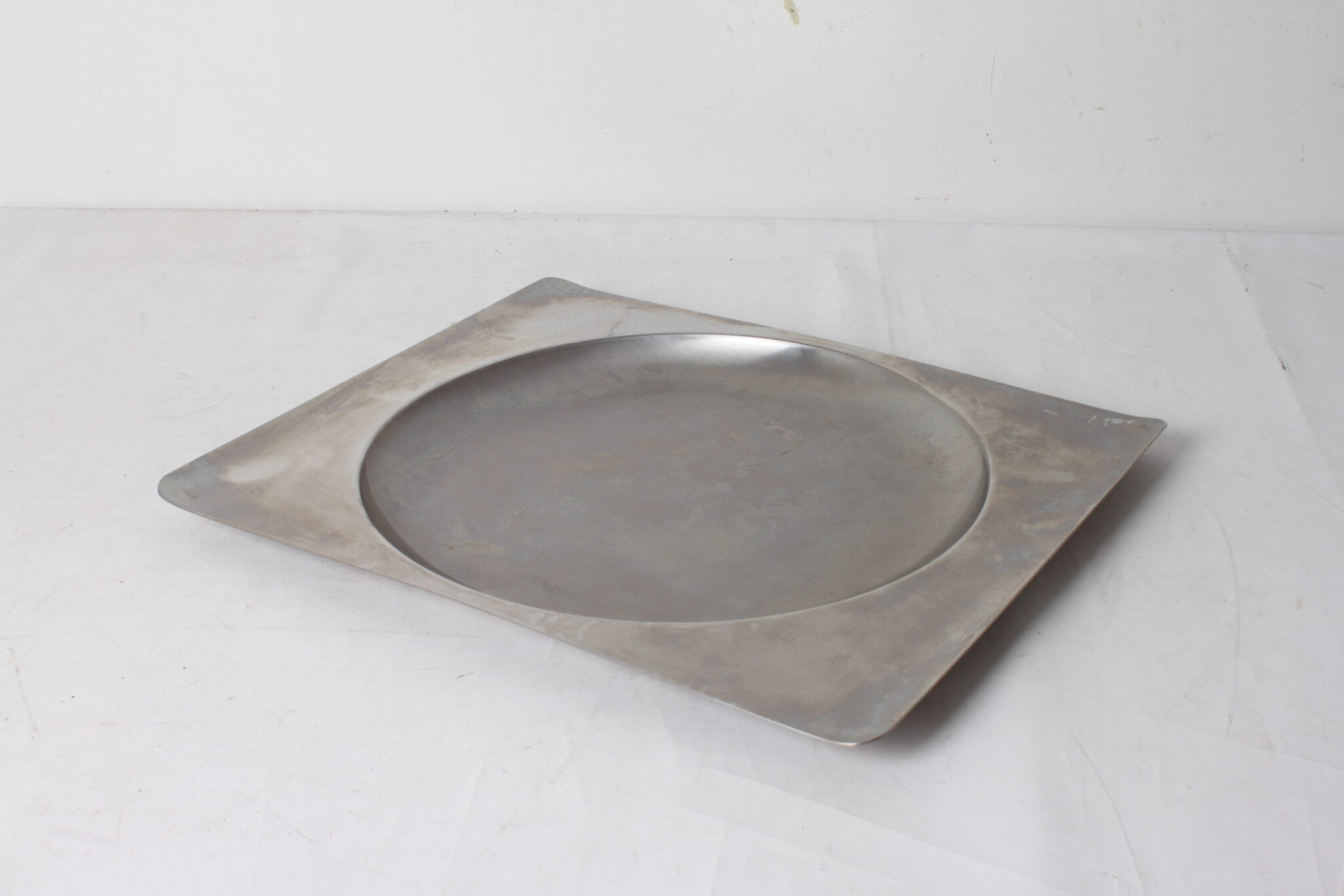 plateau-de-presentation-moderniste-en-inox-guy-degrenne-art-de-la-table-occasion-emmaus-scherwiller-etikette (3)