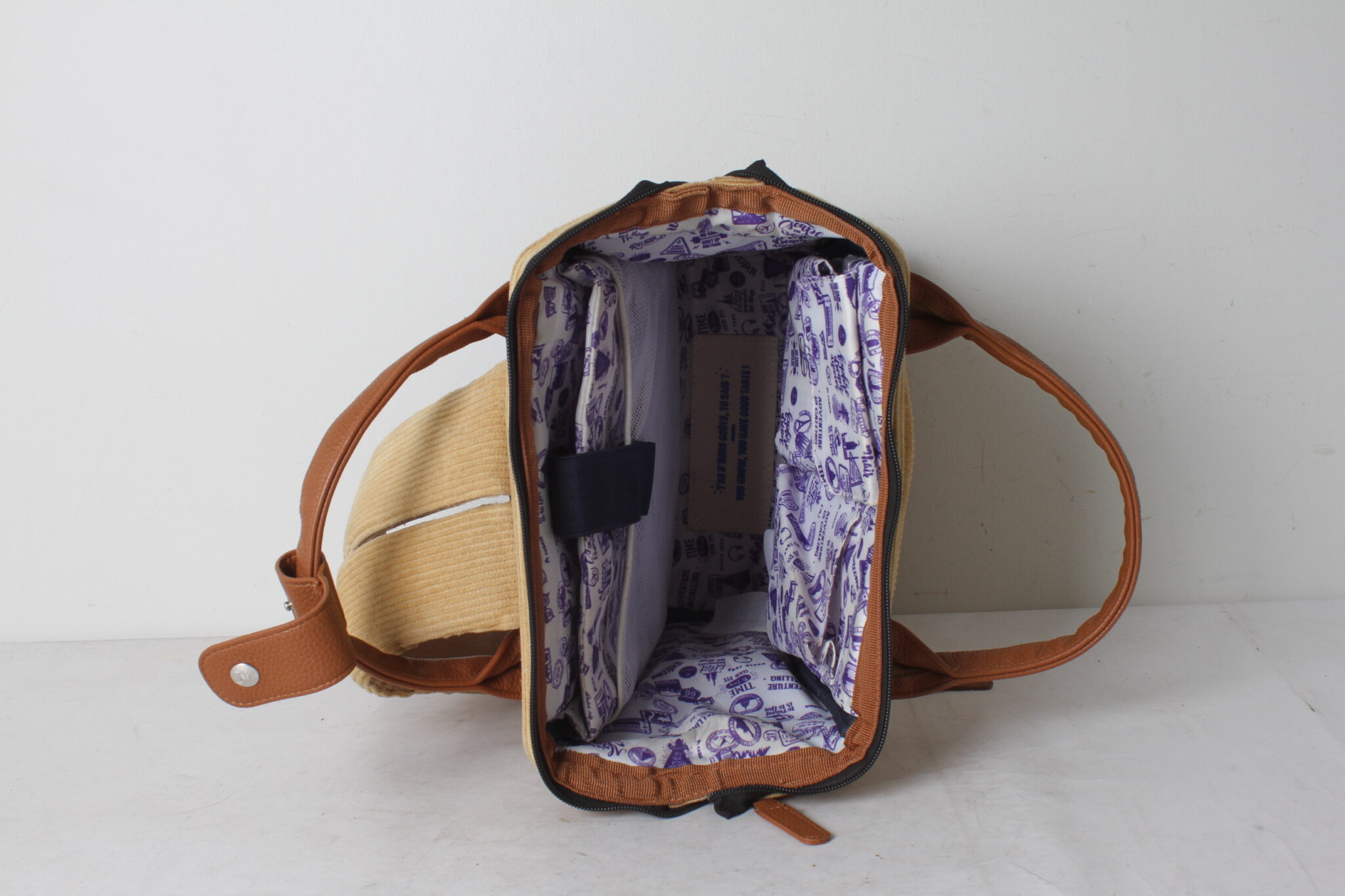 sac-a-dos-cabaia-adventurer-modele-dubai-velours-cotele-mode-friperie-occasion-emmaus-scherwiller-etikette (1)