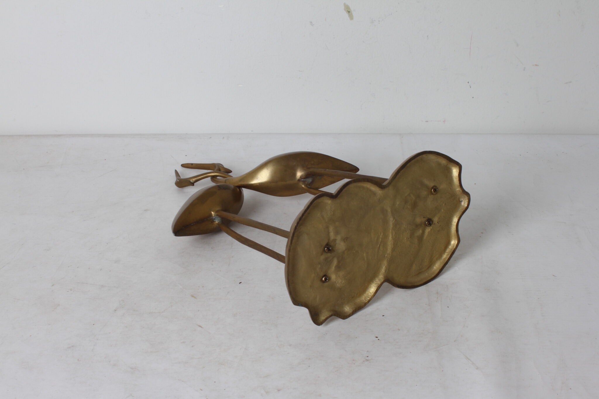 sculpture-decorative-couple-herons-cous-entrelaces-laiton-dore-sur-socle-feuille-objets-deco-brocante-occasion-emmaus-scherwiller-etikette (4)