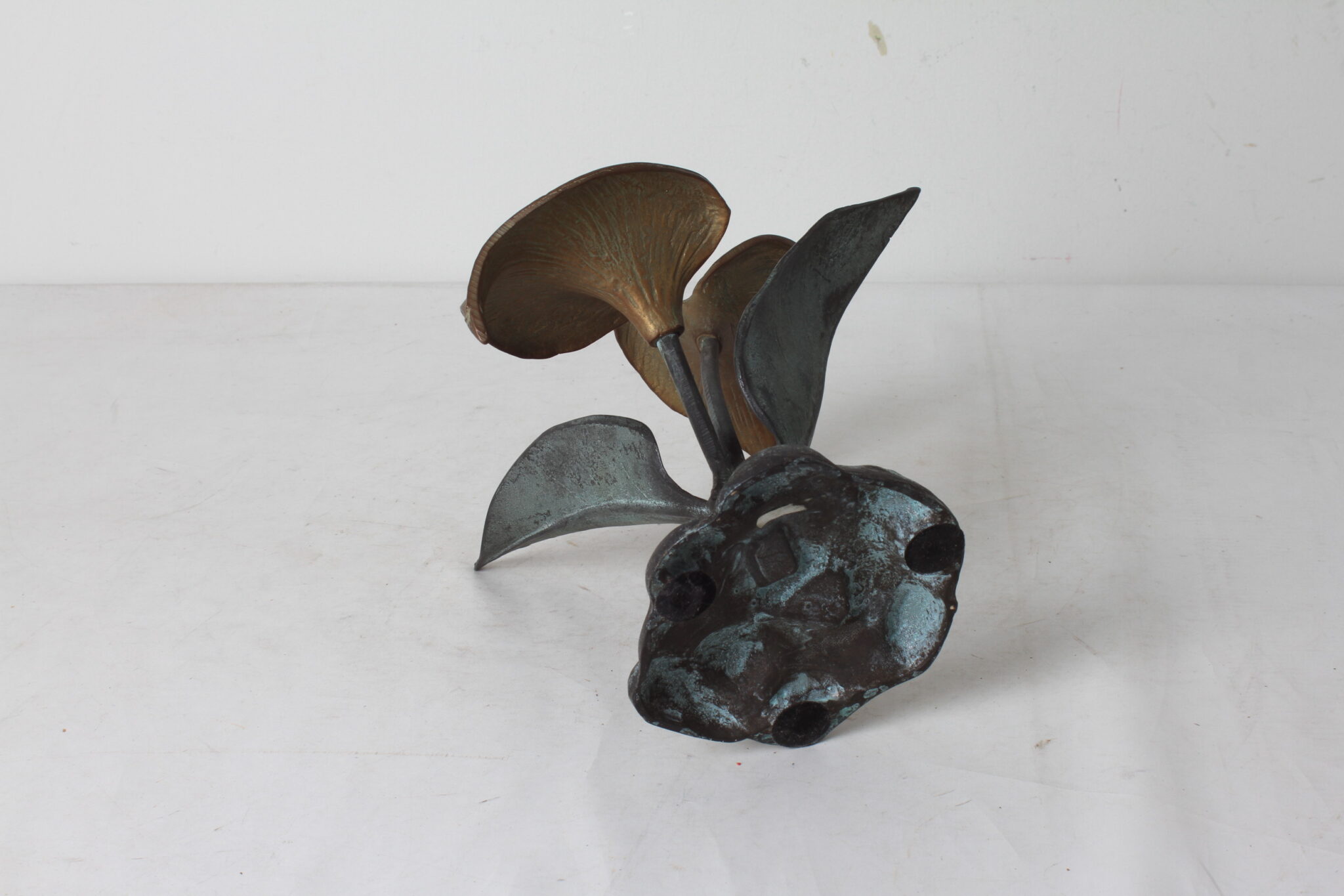 sculpture-florale-art-deco-en-bronze-2-arums-bicolore-objets-deco-brocante-occasion-emmaus-scherwiller-etikette (5)